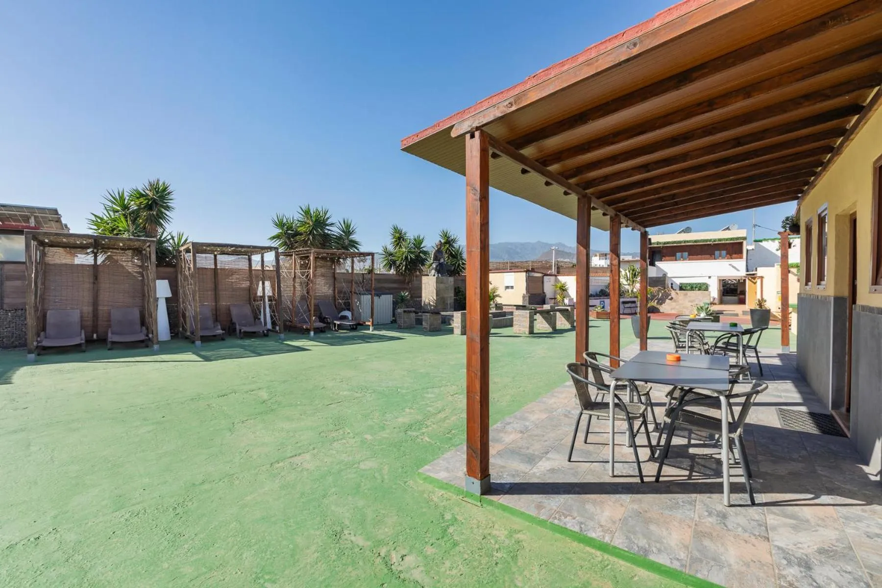 VALTISYA POOL AND AIRPORT