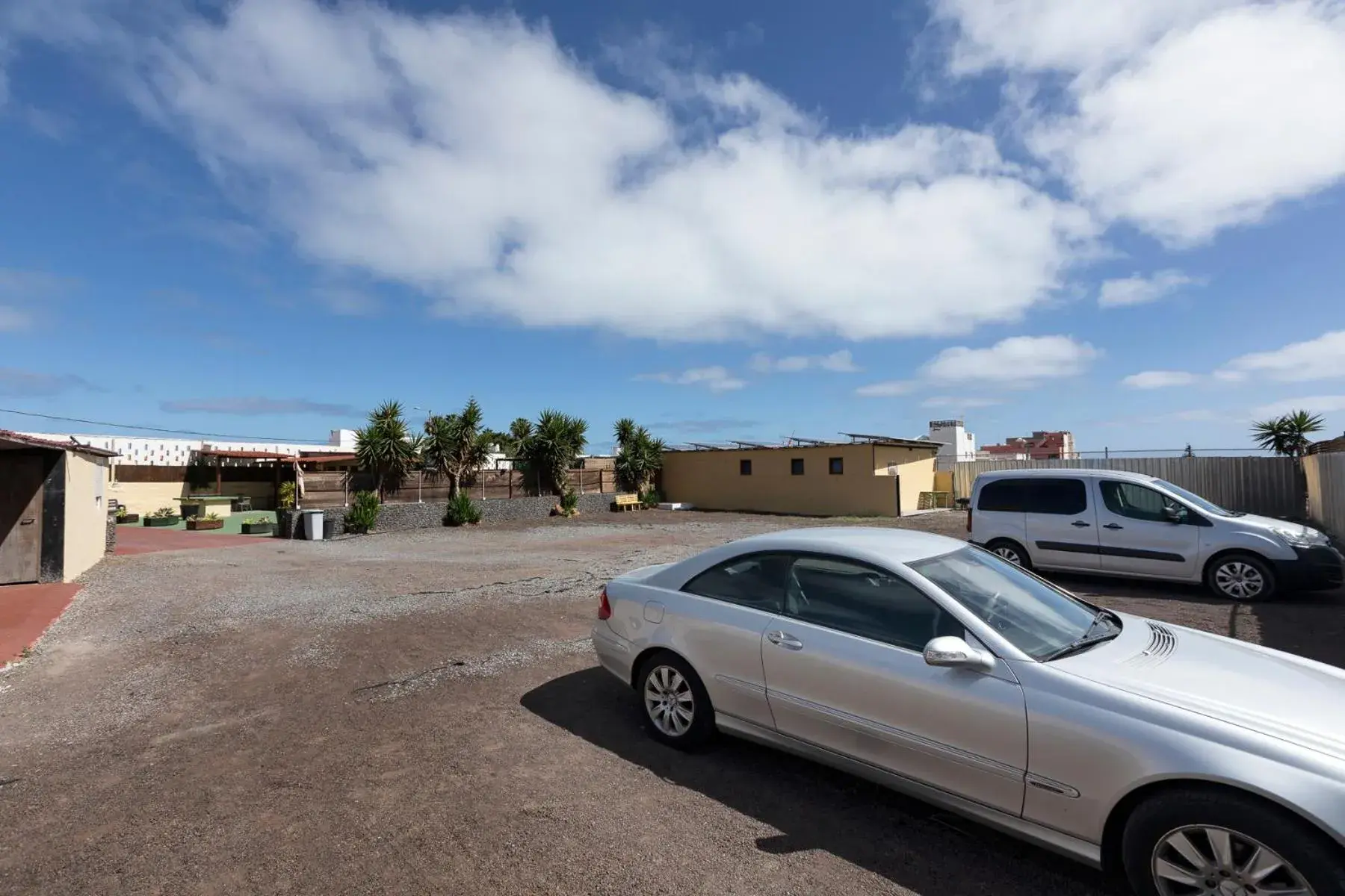 VALTISYA POOL AND AIRPORT VALTISYA POOL AND AIRPORT