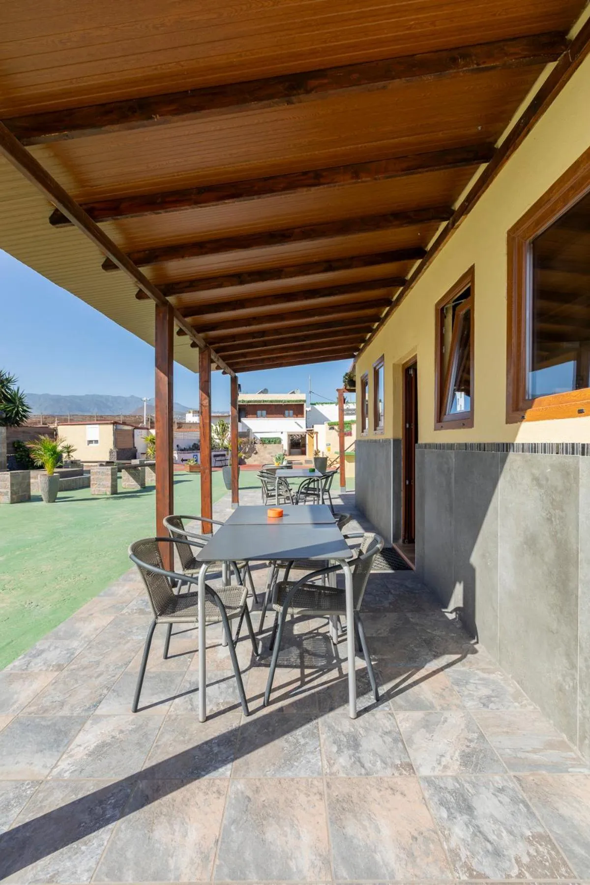 VALTISYA POOL AND AIRPORT