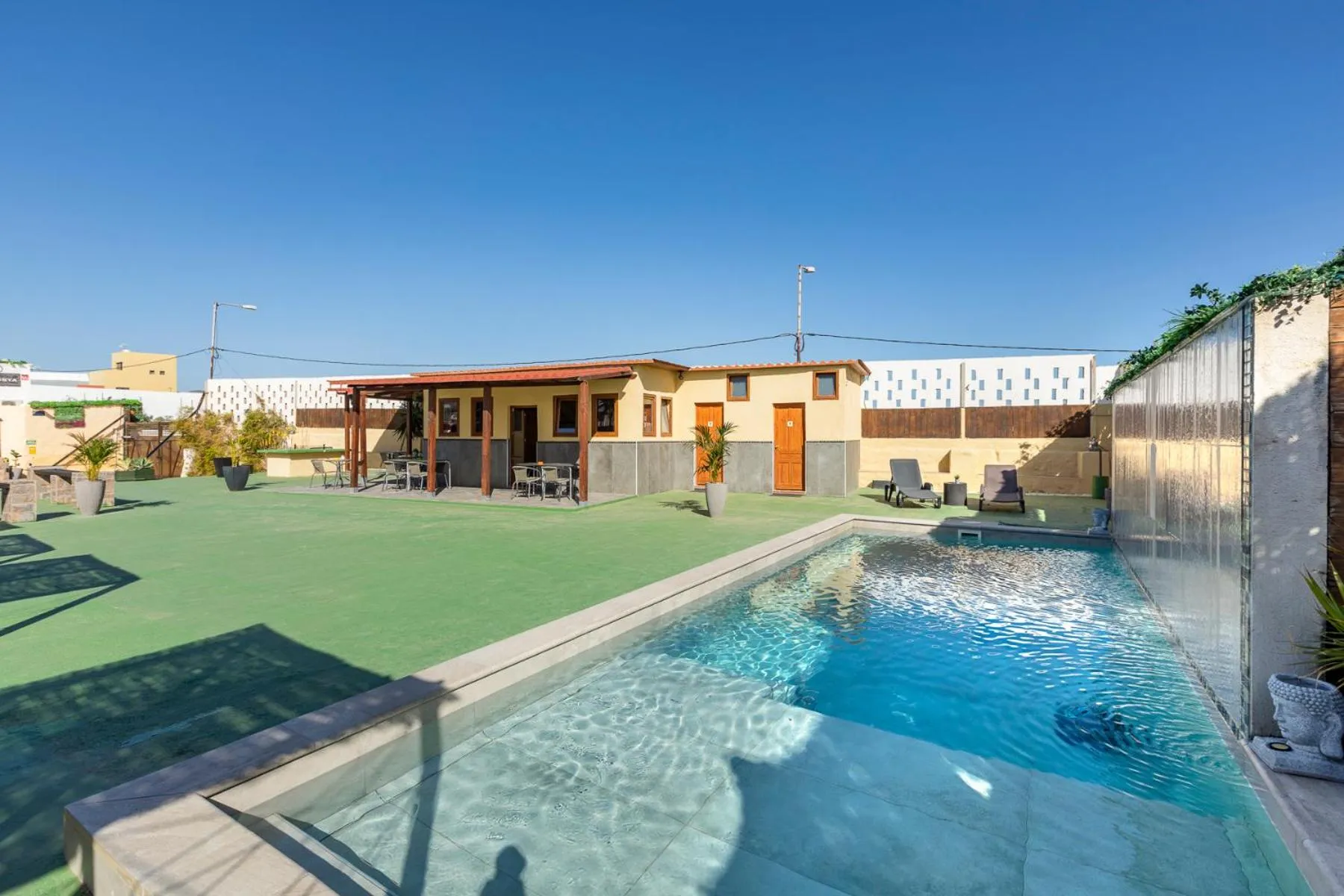 VALTISYA POOL AND AIRPORT