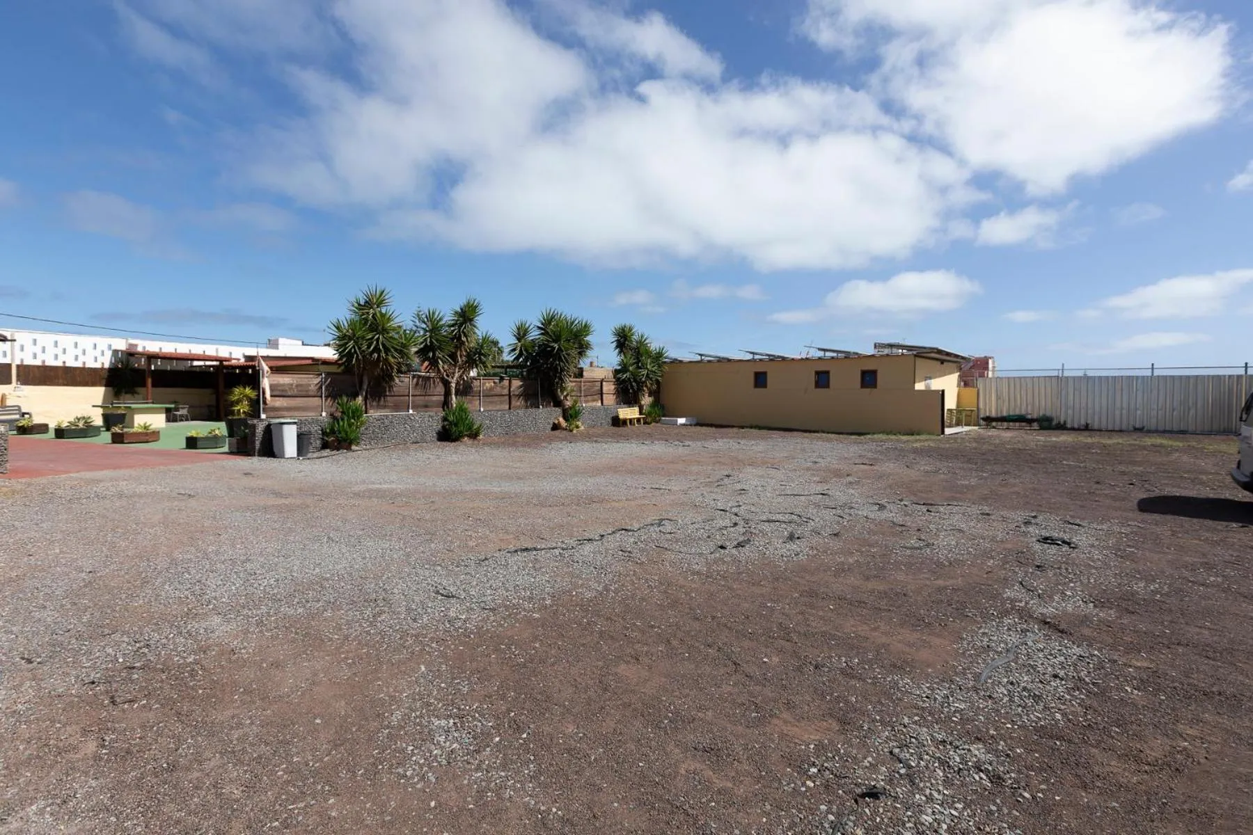 VALTISYA POOL AND AIRPORT