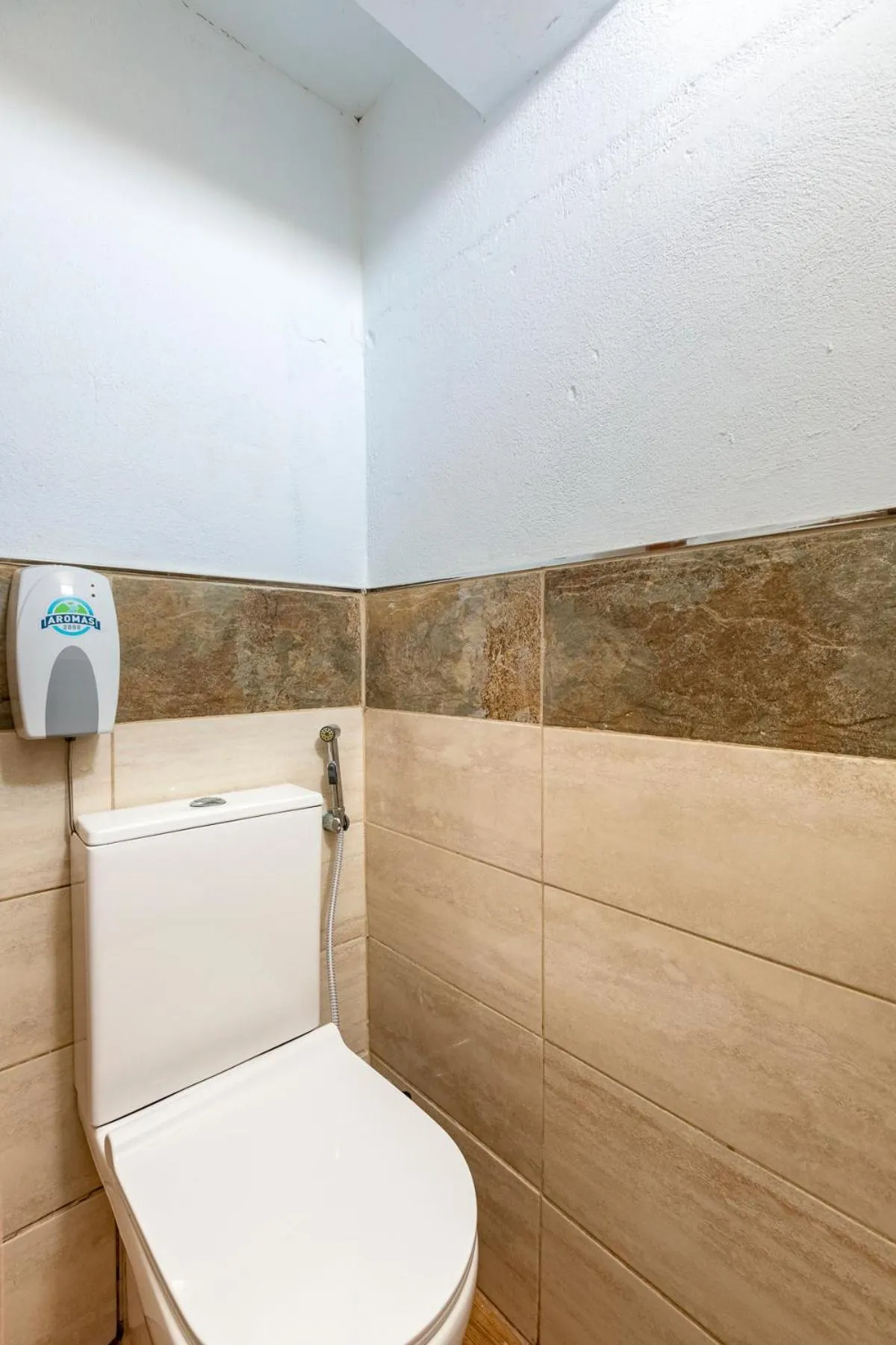 VALTISYA POOL AND AIRPORT