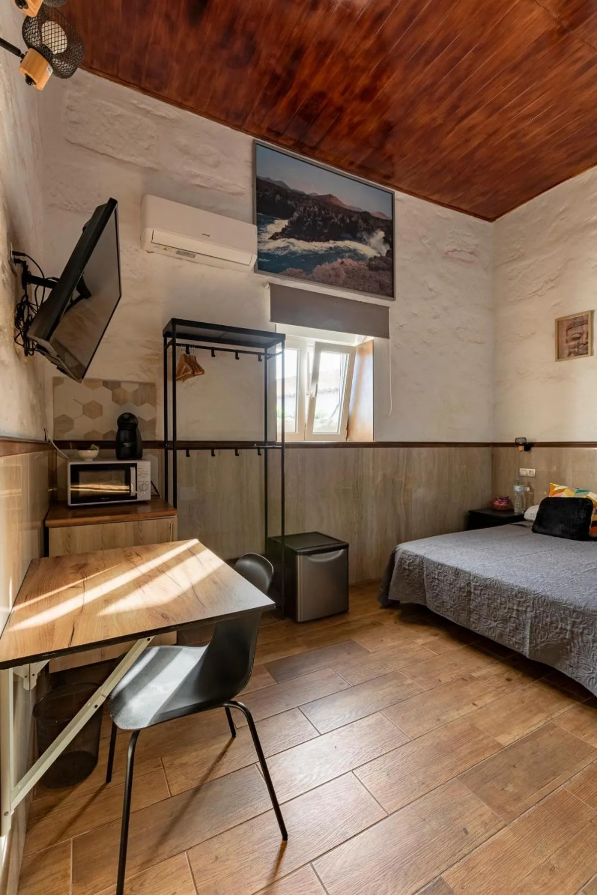 Bed in VALTISYA POOL AND AIRPORT