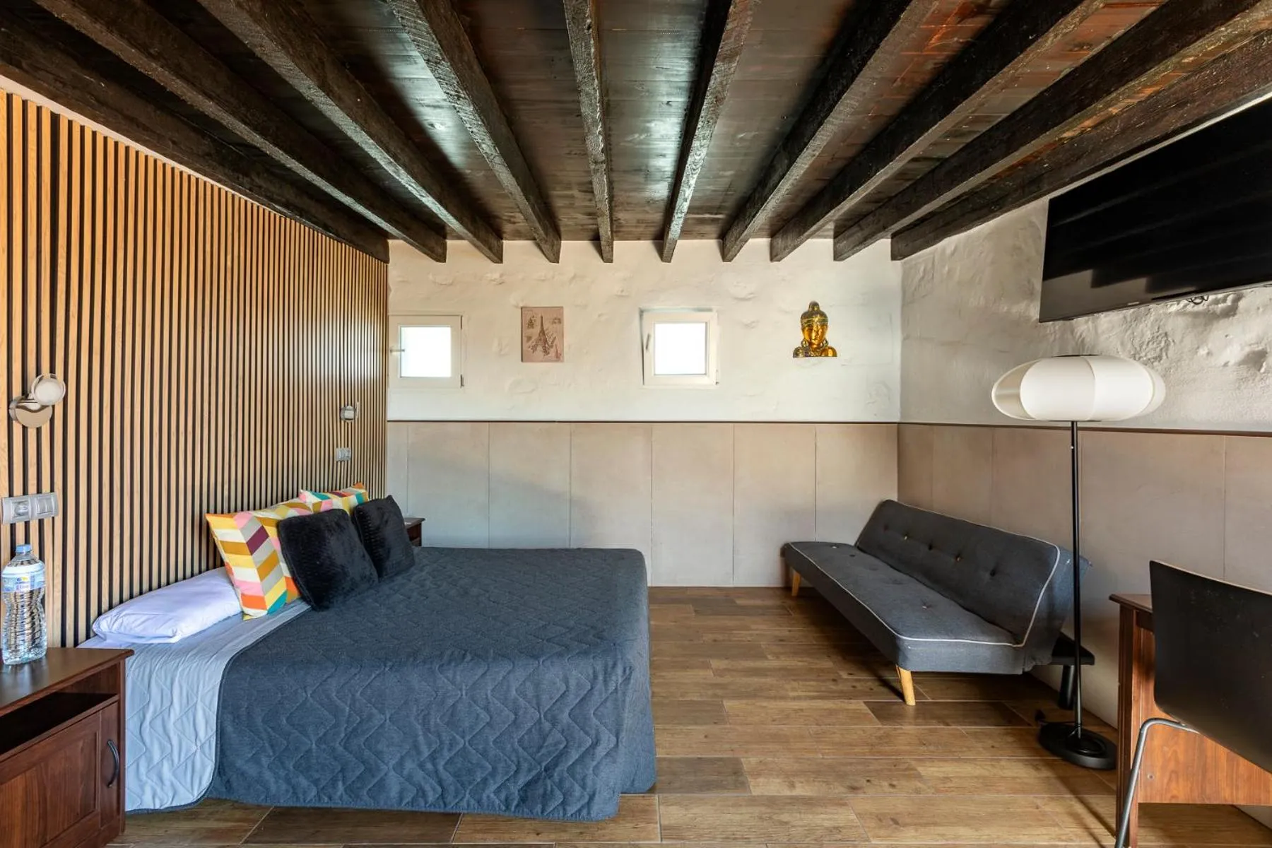 Bed in VALTISYA POOL AND AIRPORT