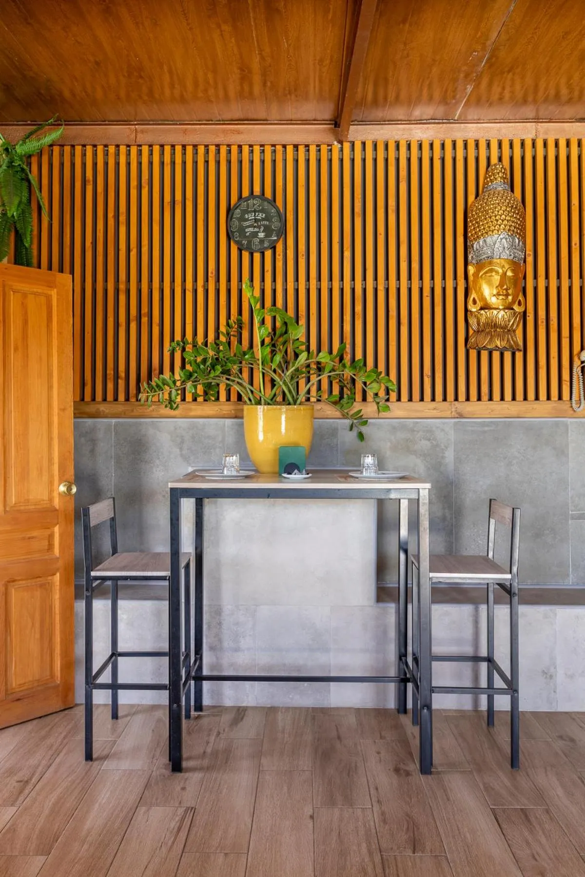 VALTISYA POOL AND AIRPORT