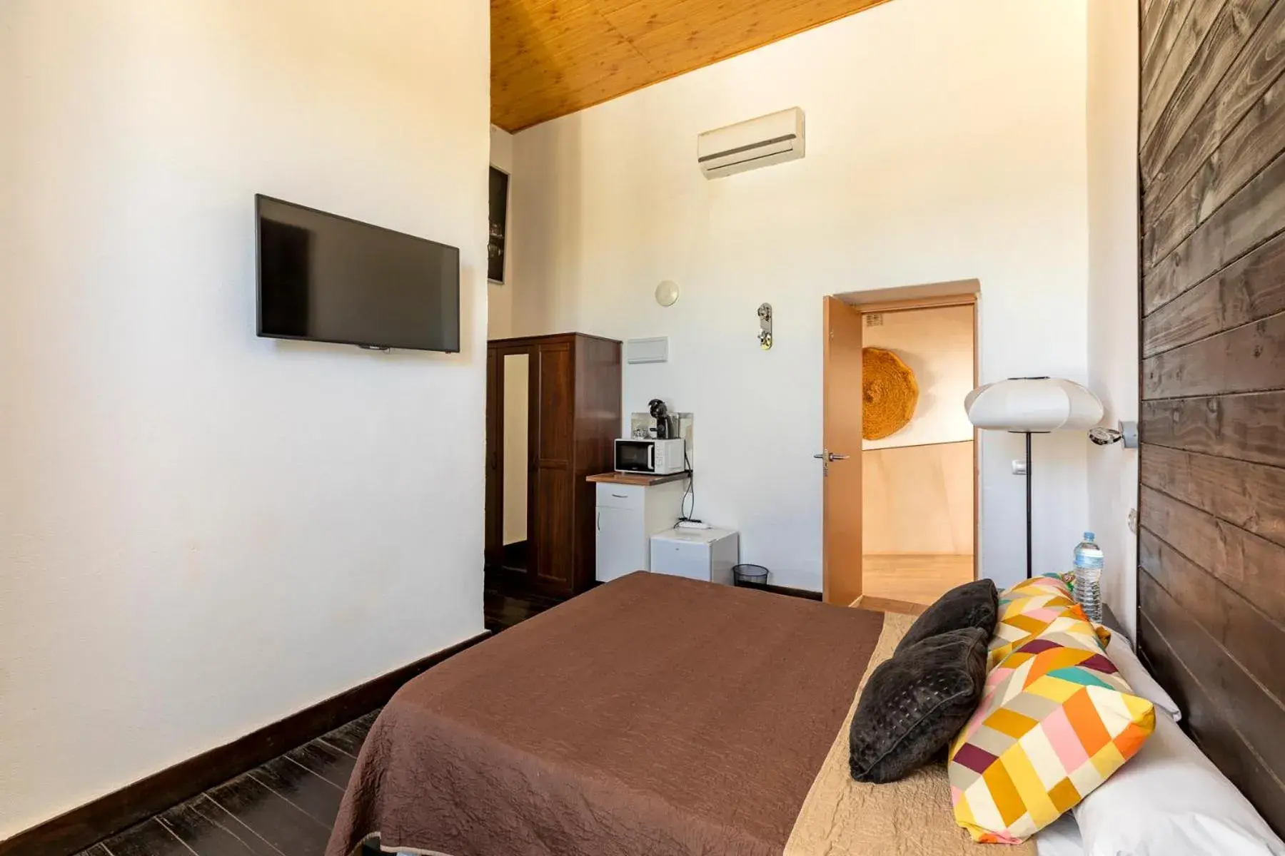 Double Room with Private Bathroom in VALTISYA POOL AND AIRPORT Double Room with Private Bathroom in VALTISYA POOL AND AIRPORT