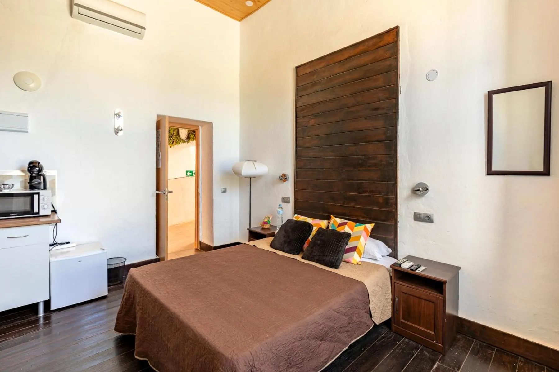 Bed in VALTISYA POOL AND AIRPORT