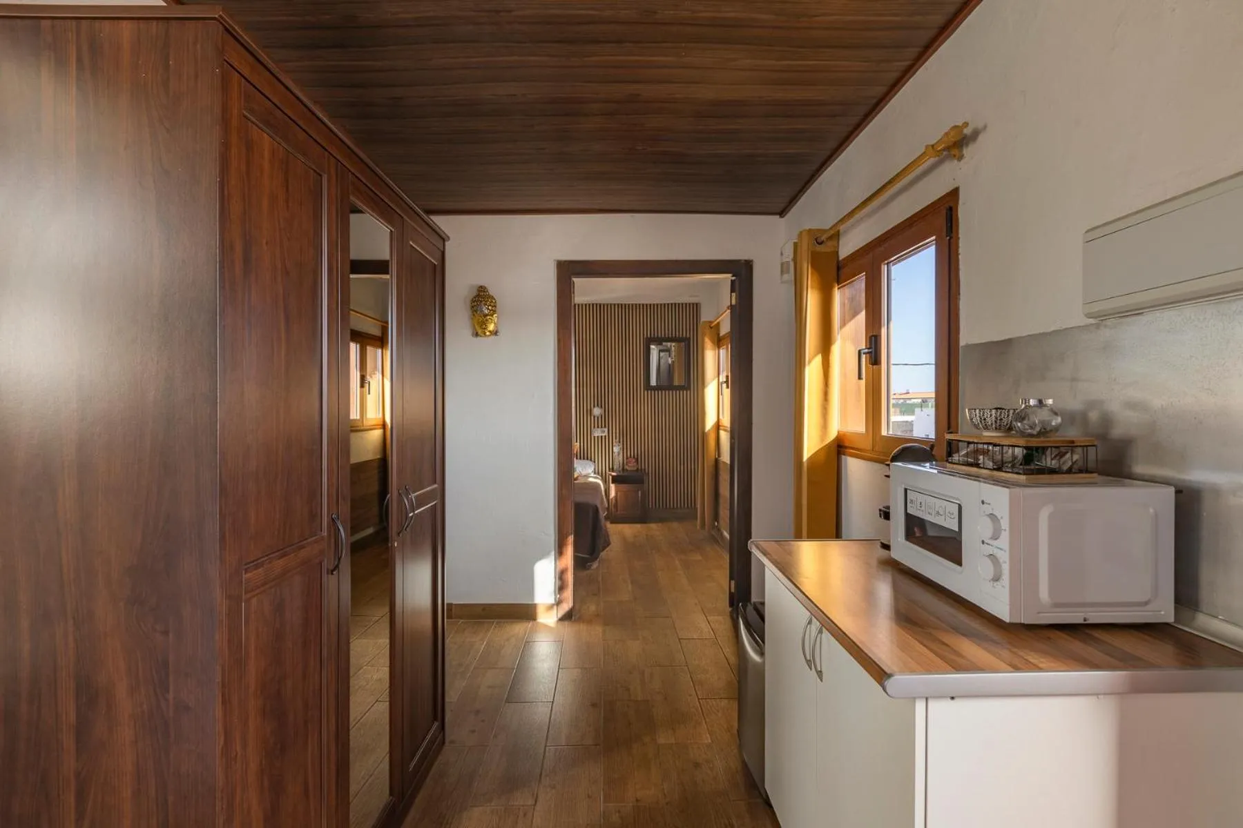 VALTISYA POOL AND AIRPORT