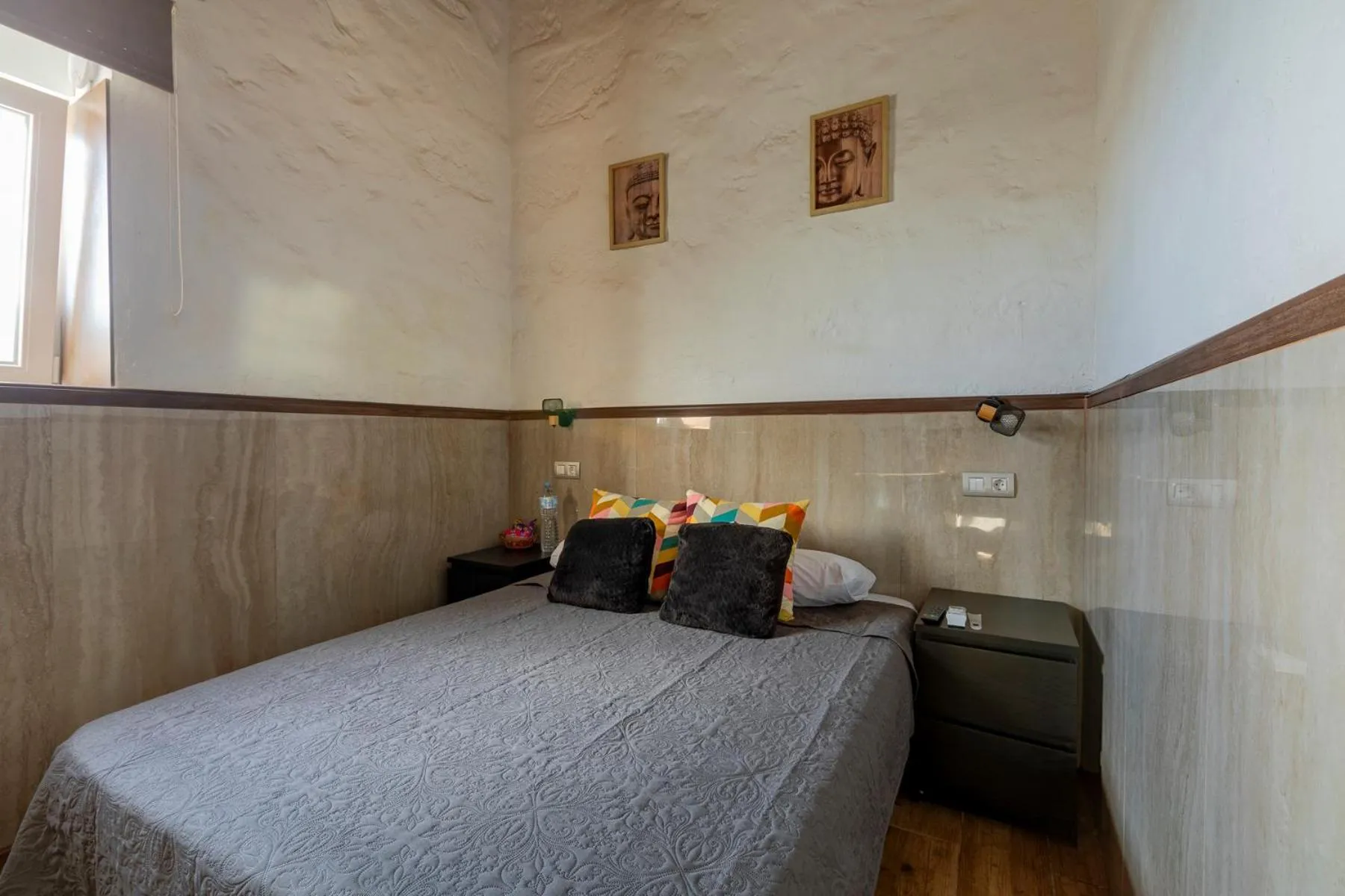 Bed in VALTISYA POOL AND AIRPORT