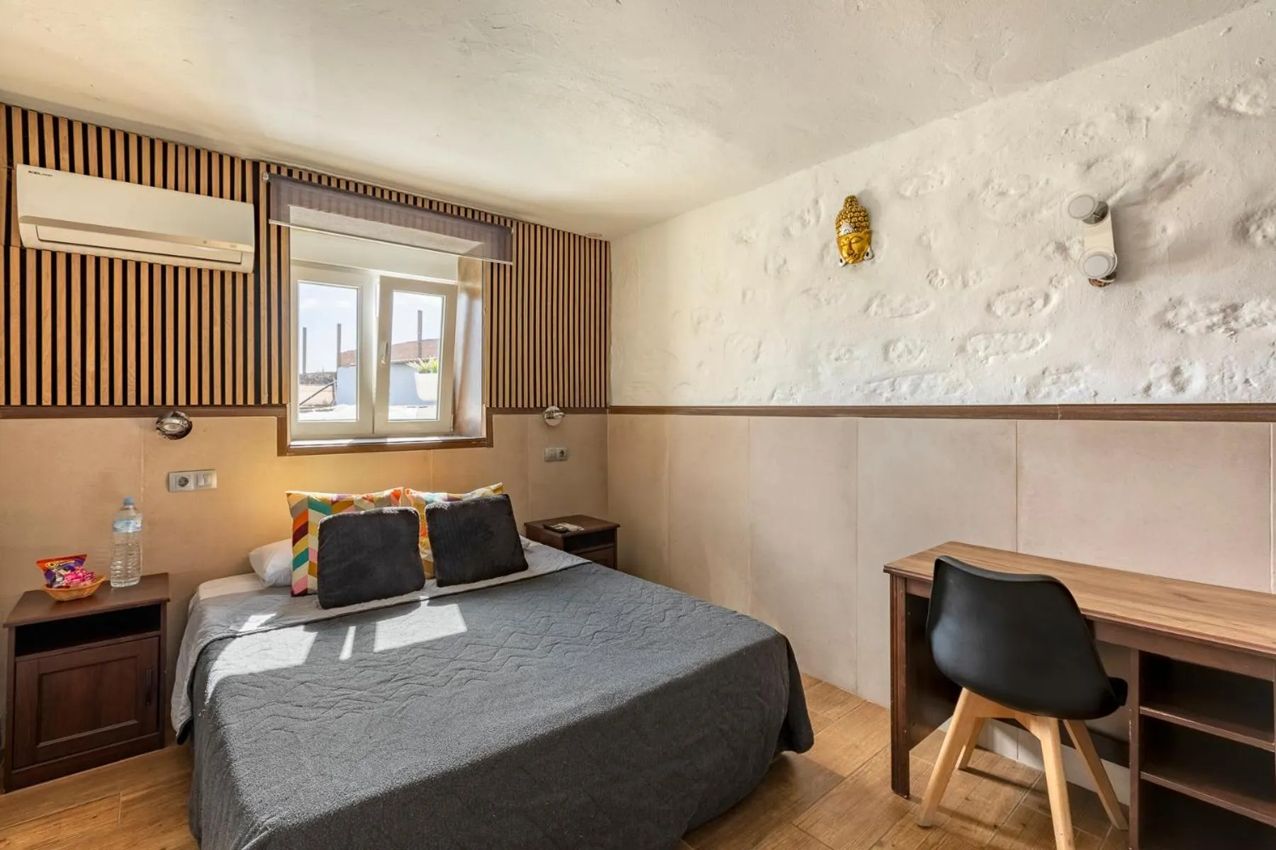 Bed in VALTISYA POOL AND AIRPORT