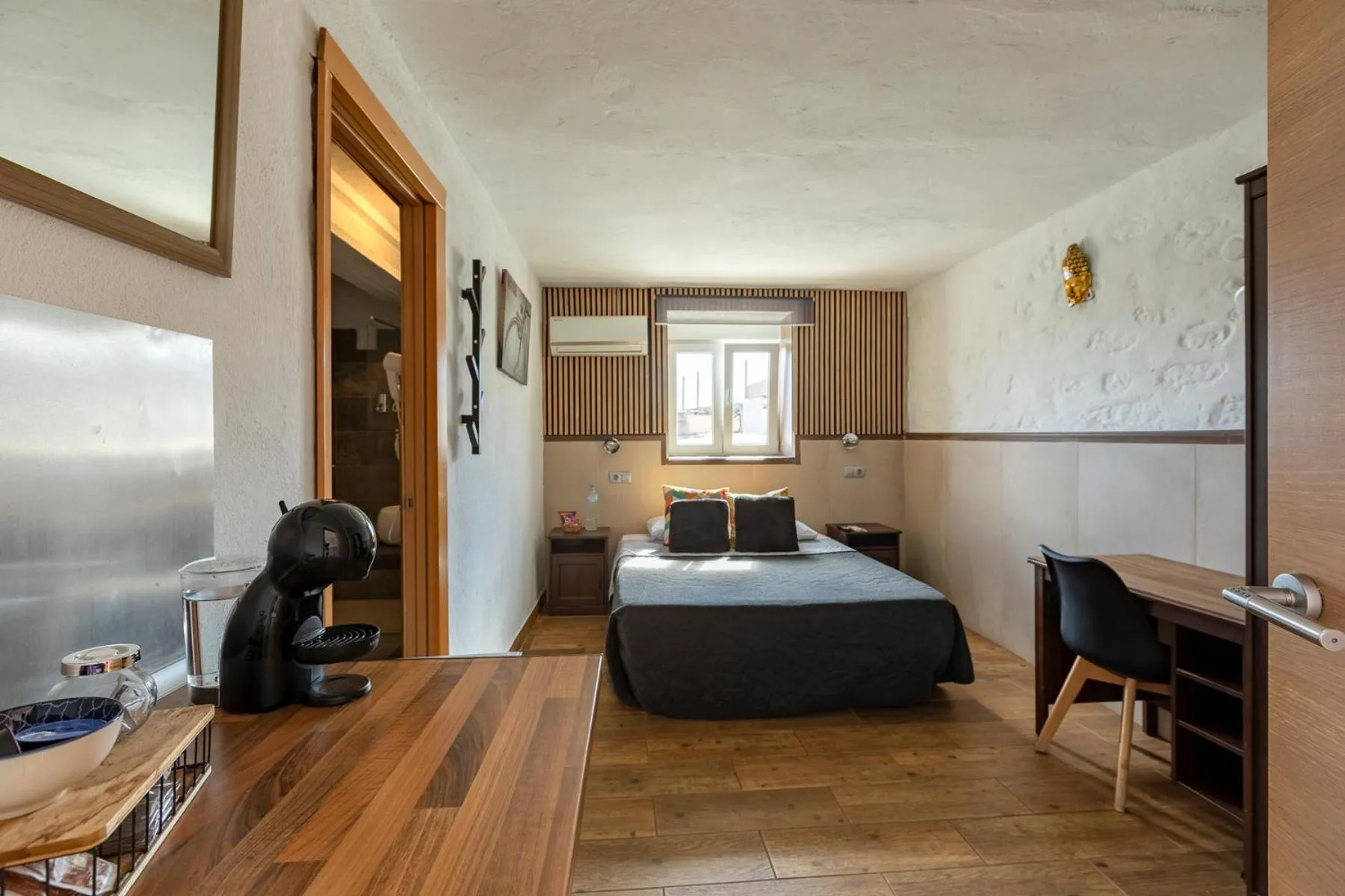 Bed in VALTISYA POOL AND AIRPORT