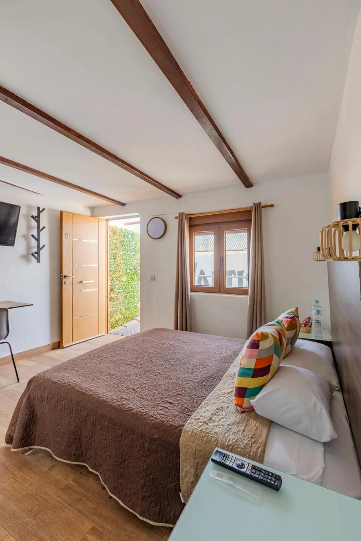 Bed in VALTISYA POOL AND AIRPORT