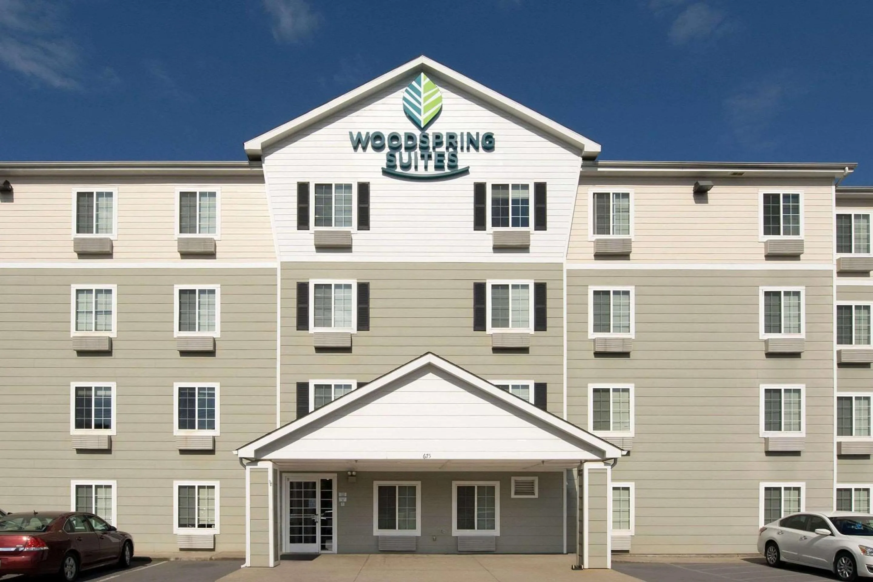 Property building in WoodSpring Suites Clarksville Ft. Campbell