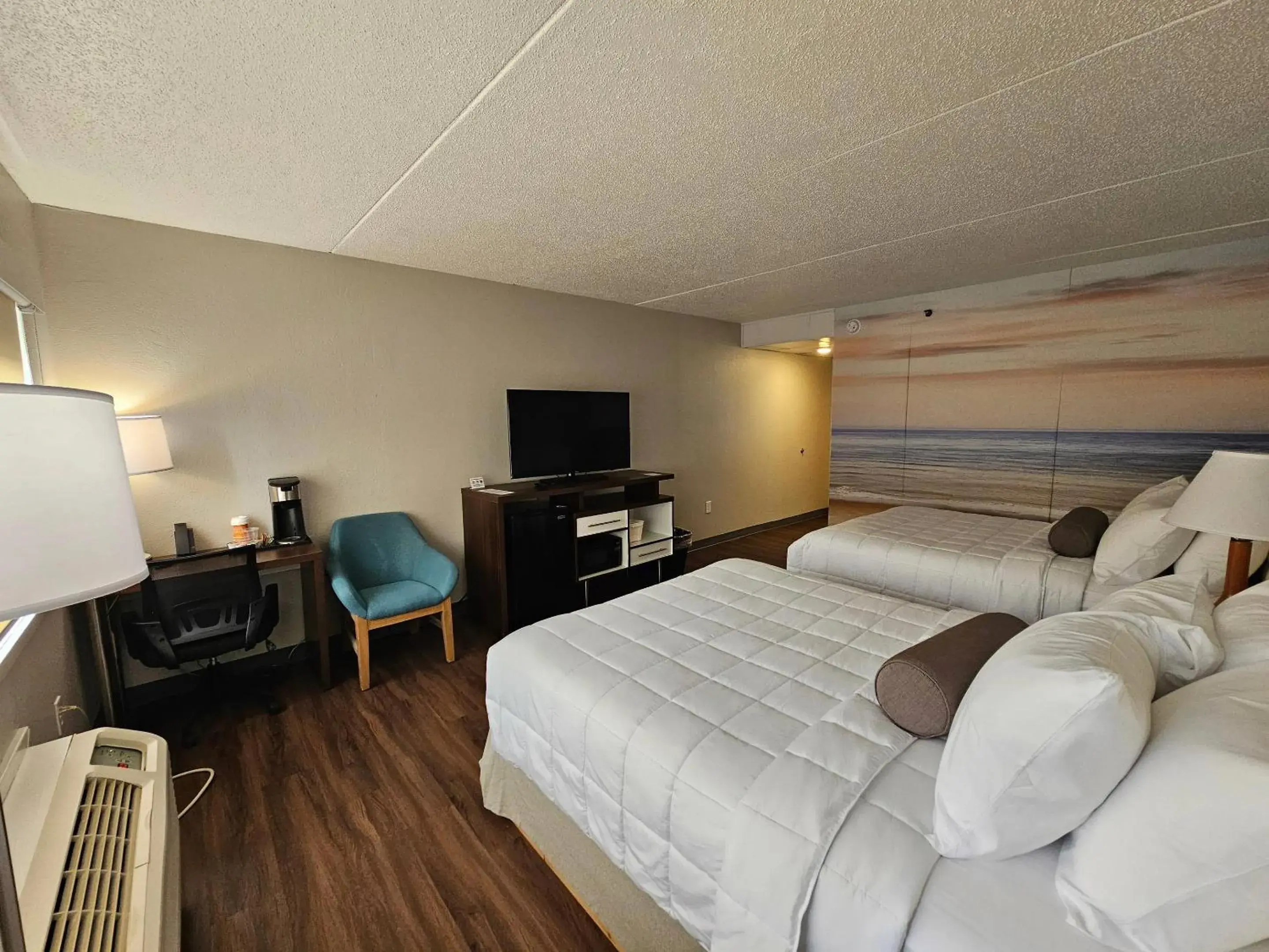 Bedroom, Bed in Germaine Inn South Portland Bedroom, Bed in Germaine Inn South Portland