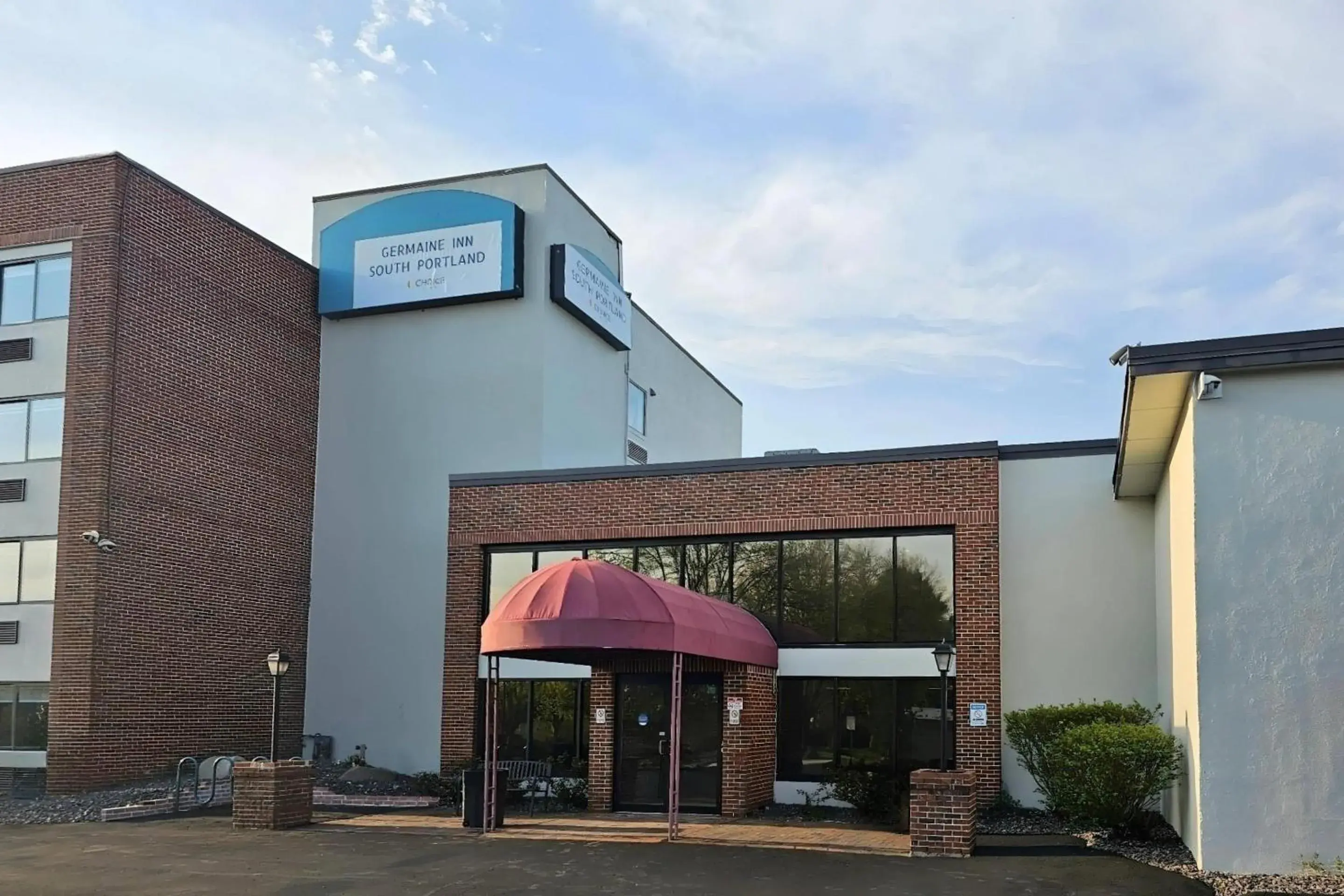 Property building in Germaine Inn South Portland Property building in Germaine Inn South Portland