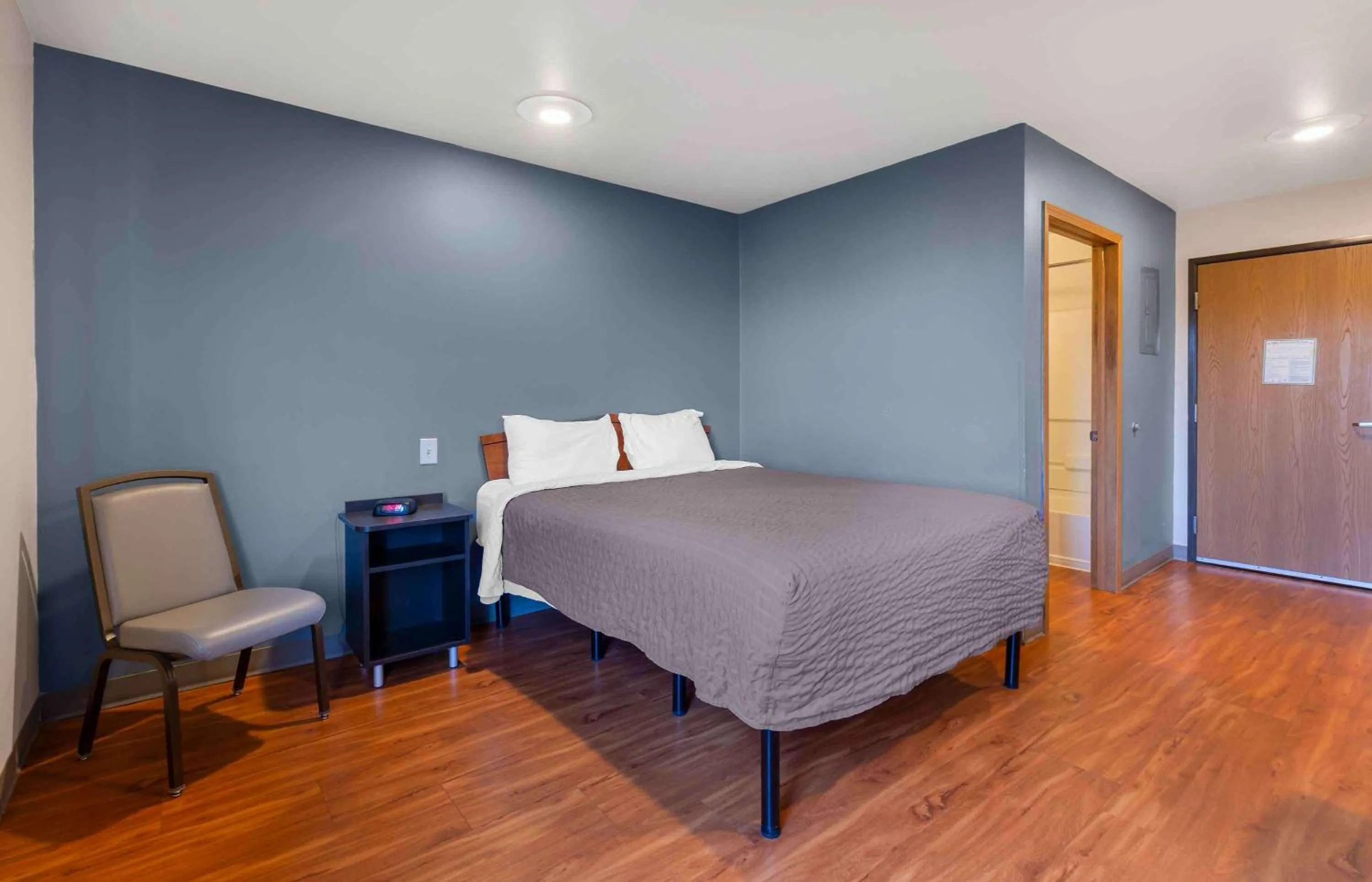Bedroom, Bed in Extended Stay America Select Suites - Fayetteville - Cliffdale