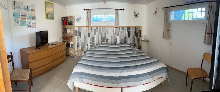 Bed in B & B Florence et Francis