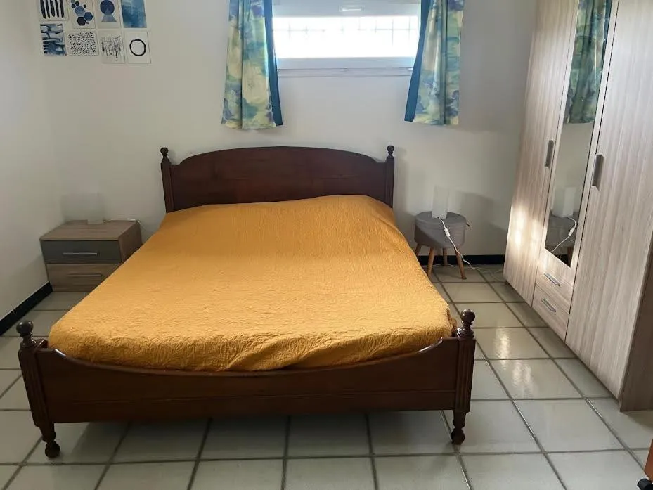 Bed in B & B Florence et Francis