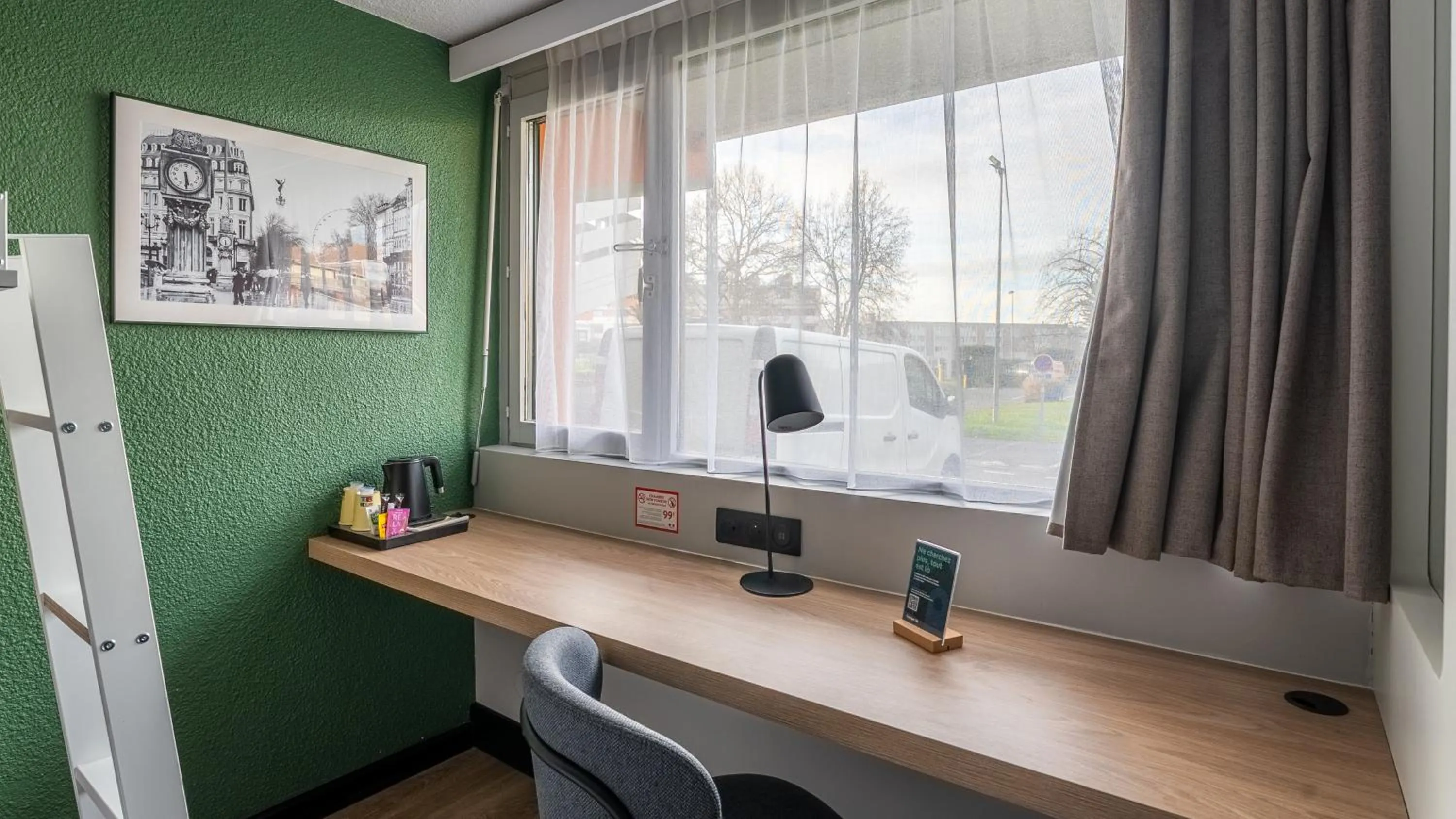 Coffee/tea facilities in Campanile NATURE - Bordeaux Lac