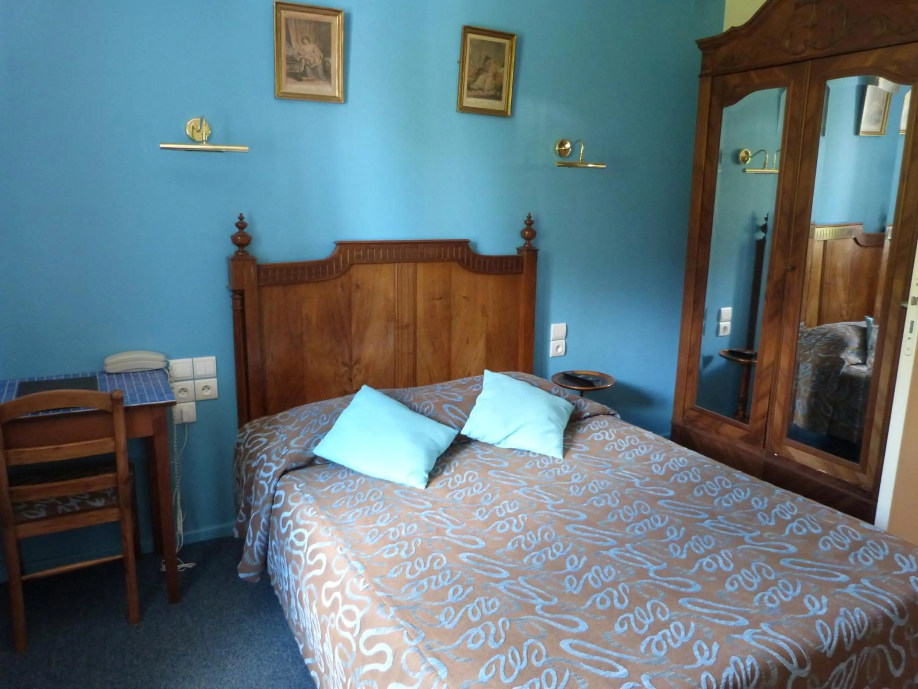 Bedroom, Bed in Relais d'Auvergne