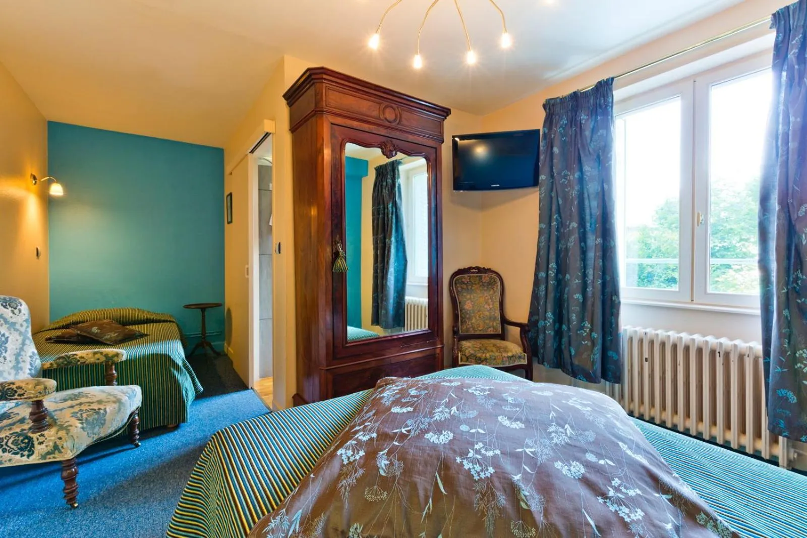 Bed in Relais d'Auvergne