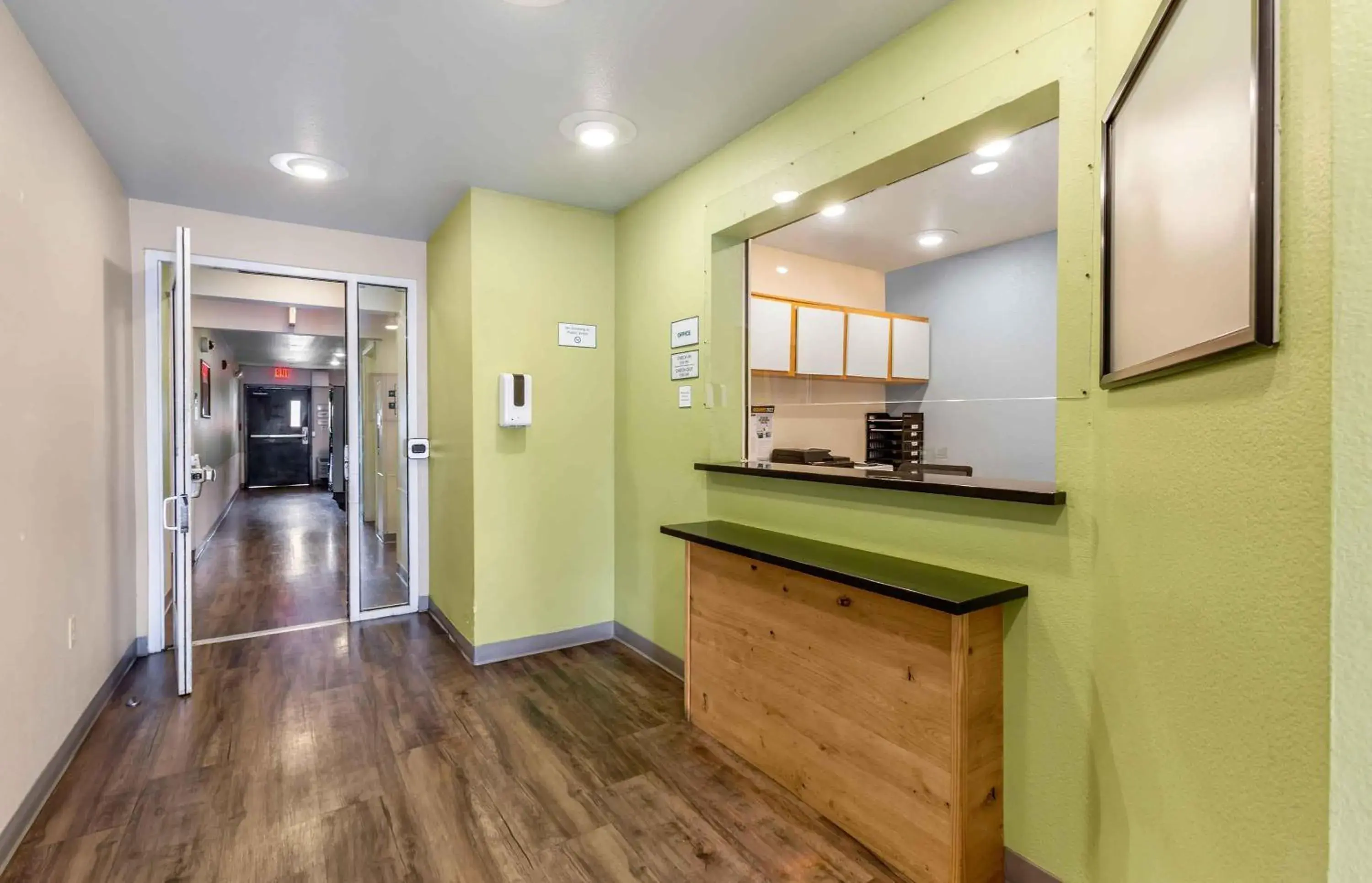 Lobby or reception in Extended Stay America Select Suites - Phoenix - Peoria - Sun City Lobby or reception in Extended Stay America Select Suites - Phoenix - Peoria - Sun City