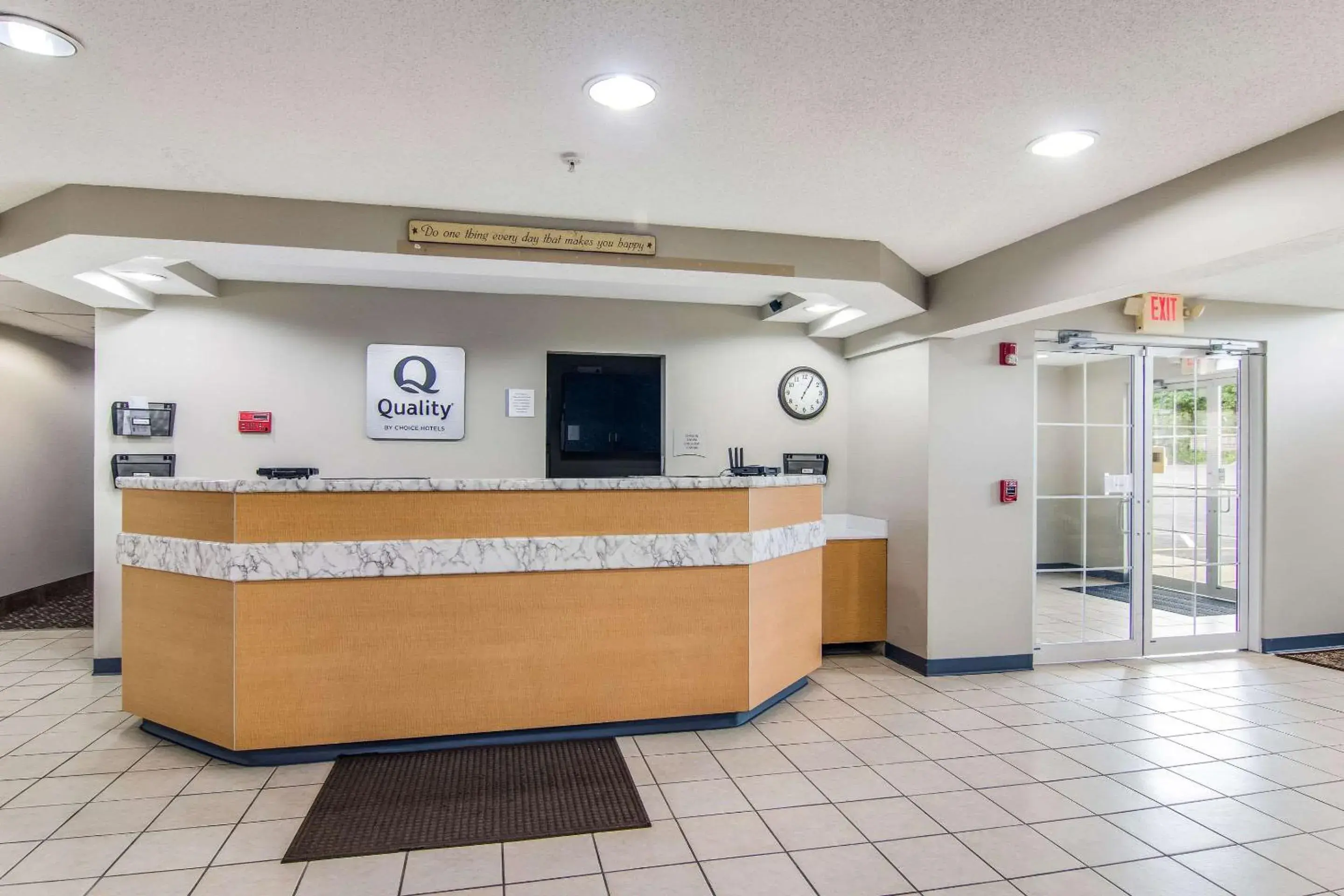 Lobby or reception in Quality Inn & Suites Grove City-Outlet Mall Lobby or reception in Quality Inn & Suites Grove City-Outlet Mall