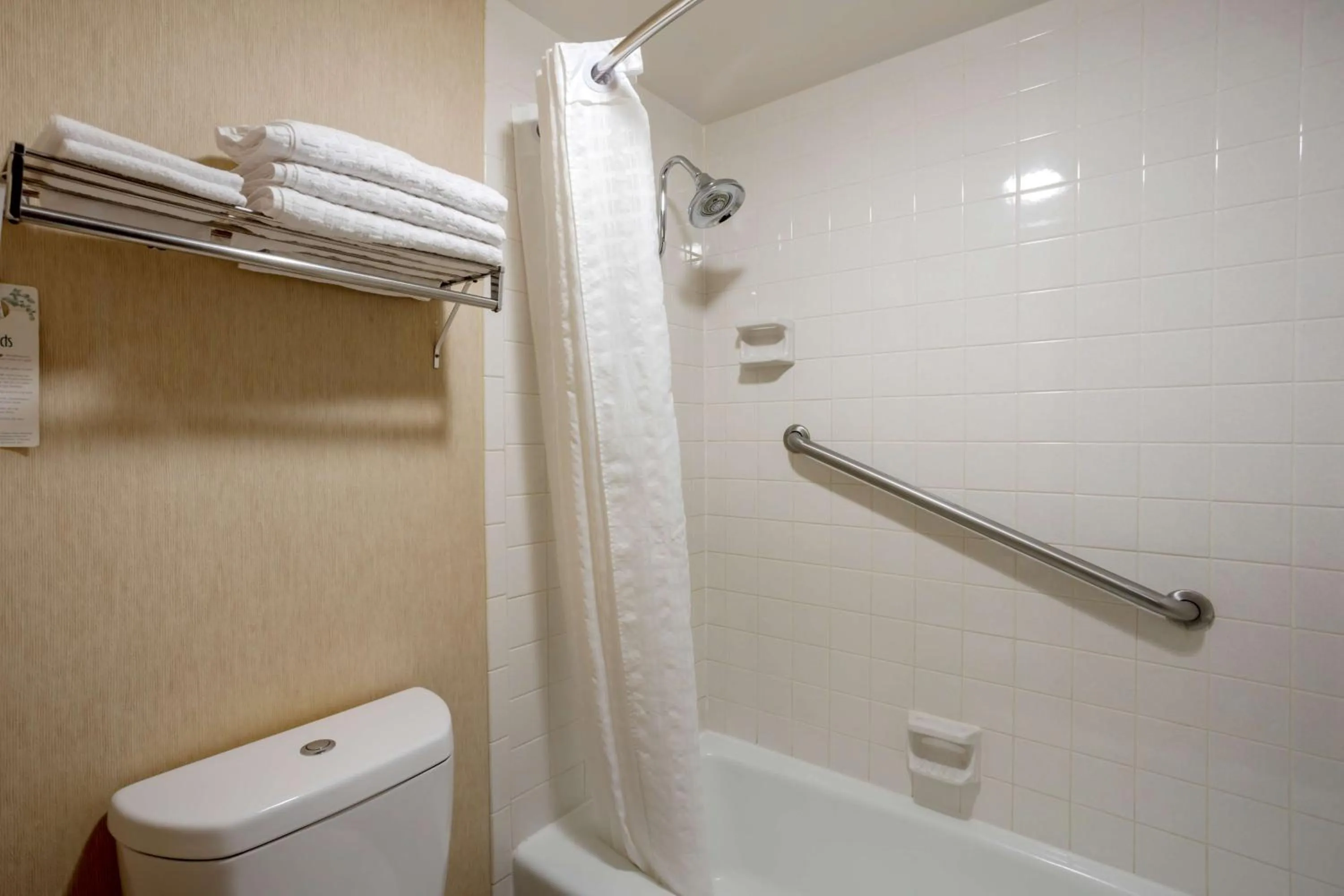 Bathroom in Best Western Inn of the Ozarks