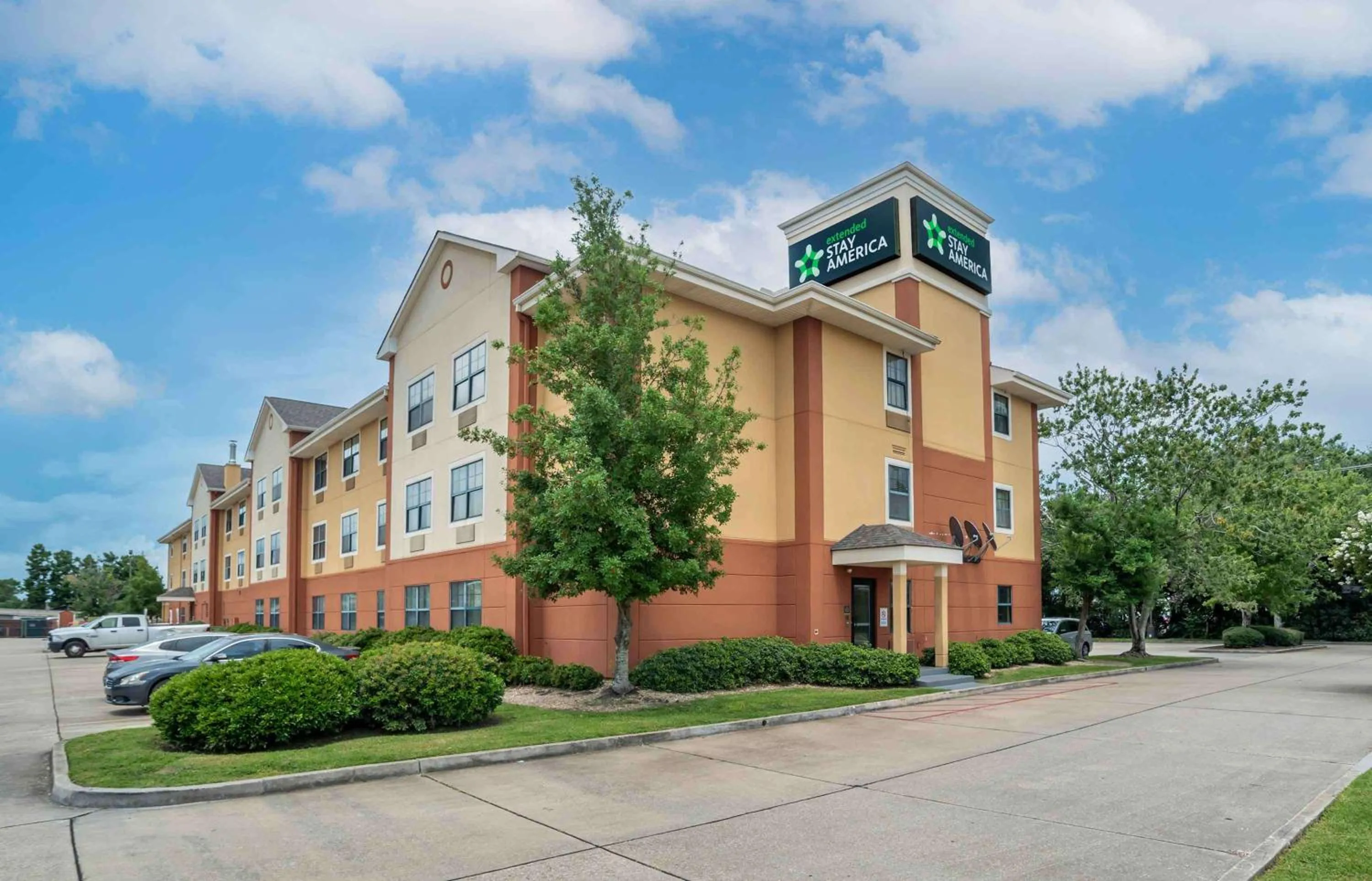Property building in Extended Stay America Select Suites - New Orleans - Airport