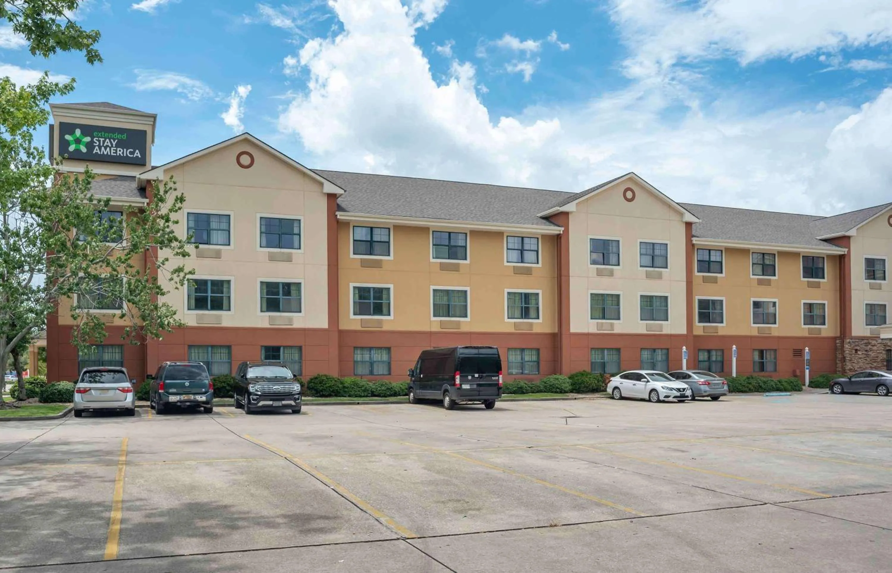 Property building in Extended Stay America Select Suites - New Orleans - Airport