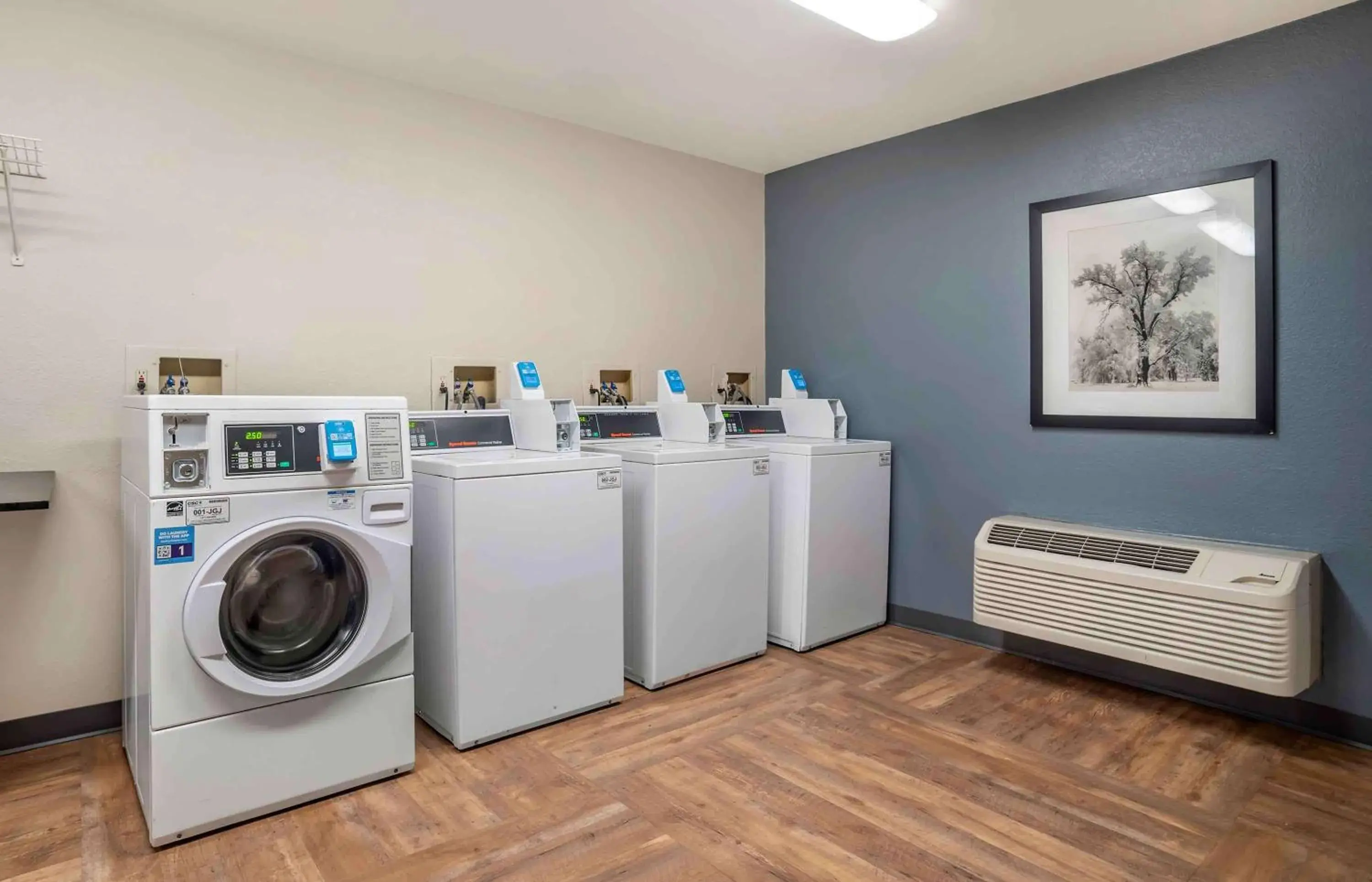 Property building in Extended Stay America Select Suites - New Orleans - Airport Property building in Extended Stay America Select Suites - New Orleans - Airport