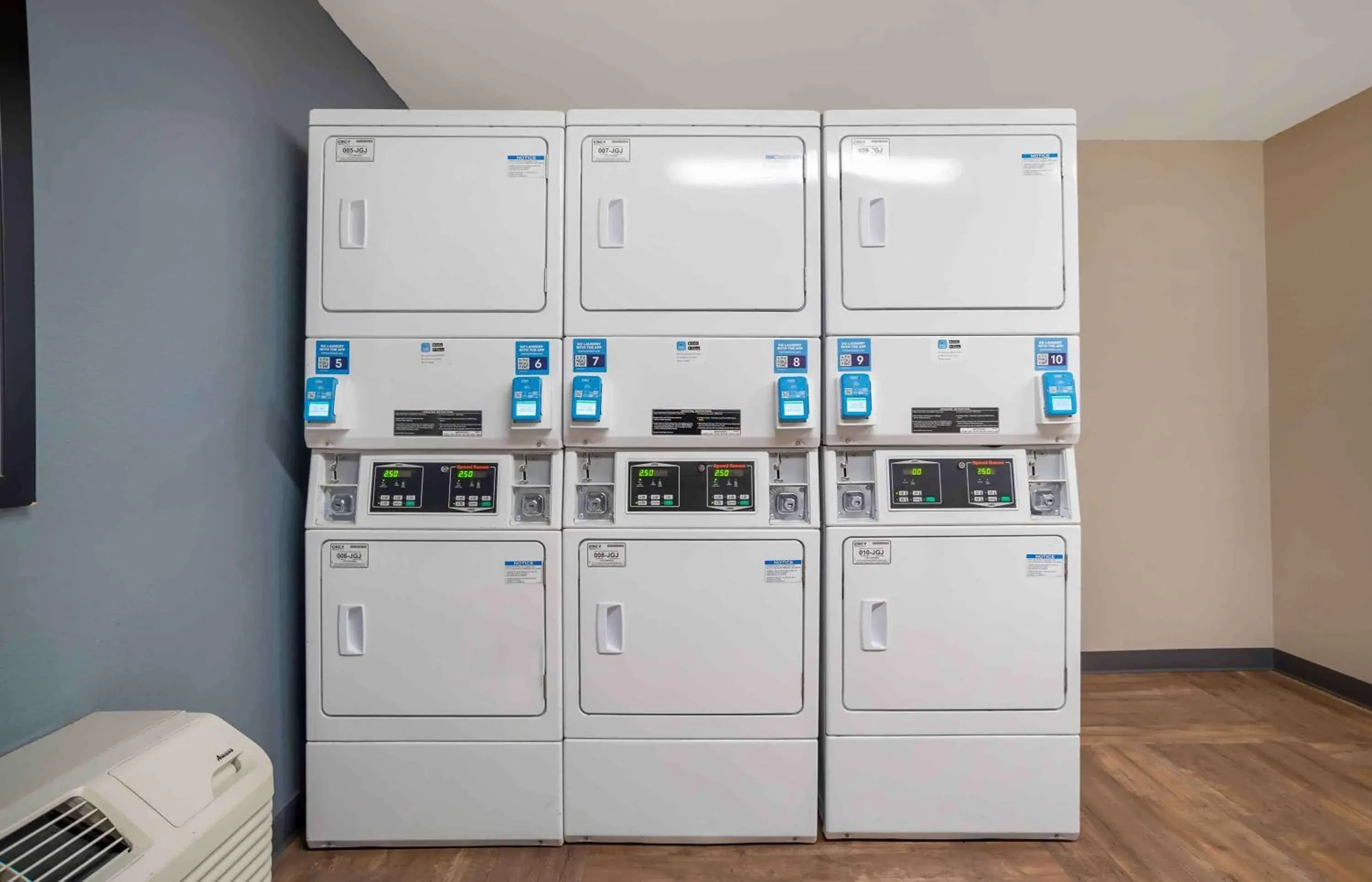 Property building in Extended Stay America Select Suites - New Orleans - Airport Property building in Extended Stay America Select Suites - New Orleans - Airport