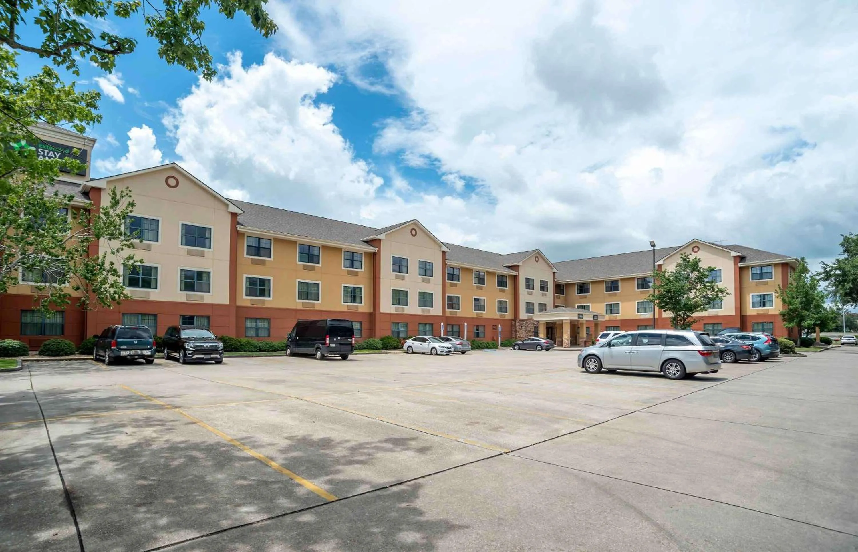 Property building in Extended Stay America Select Suites - New Orleans - Airport