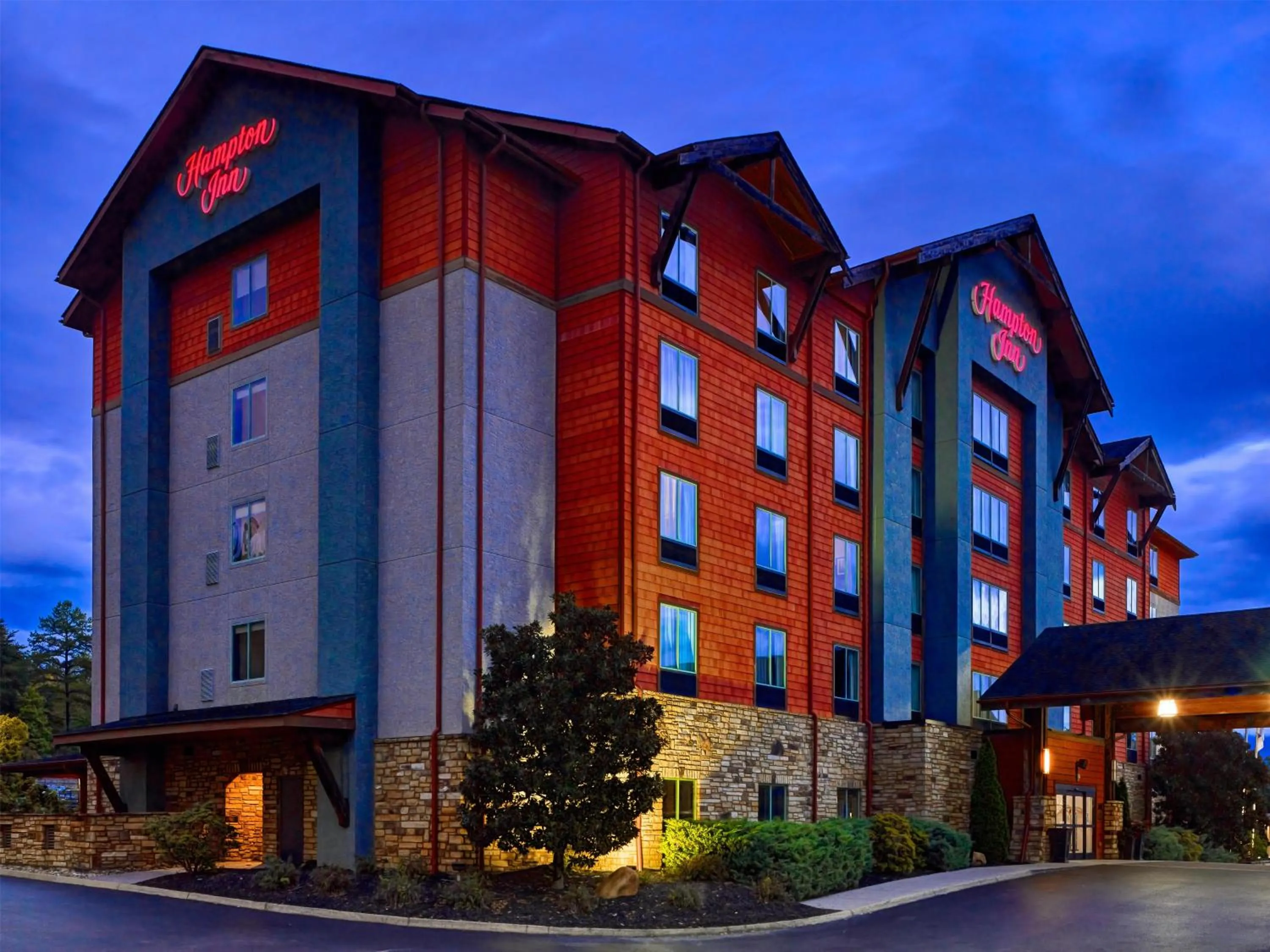 Property building in Hampton Inn Pigeon Forge