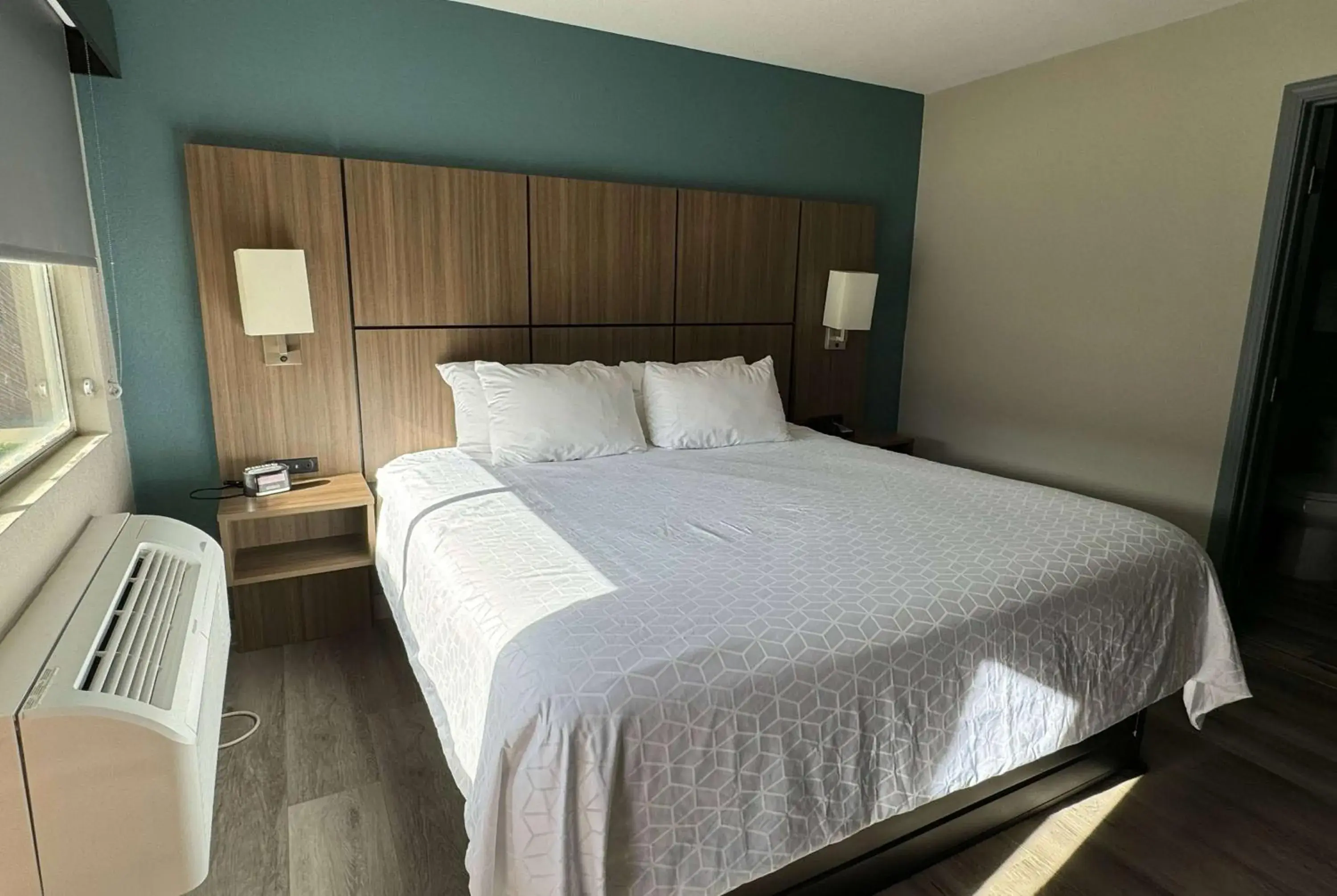 King Room, Non-Smoking in Baymont by Wyndham Coalinga King Room, Non-Smoking in Baymont by Wyndham Coalinga