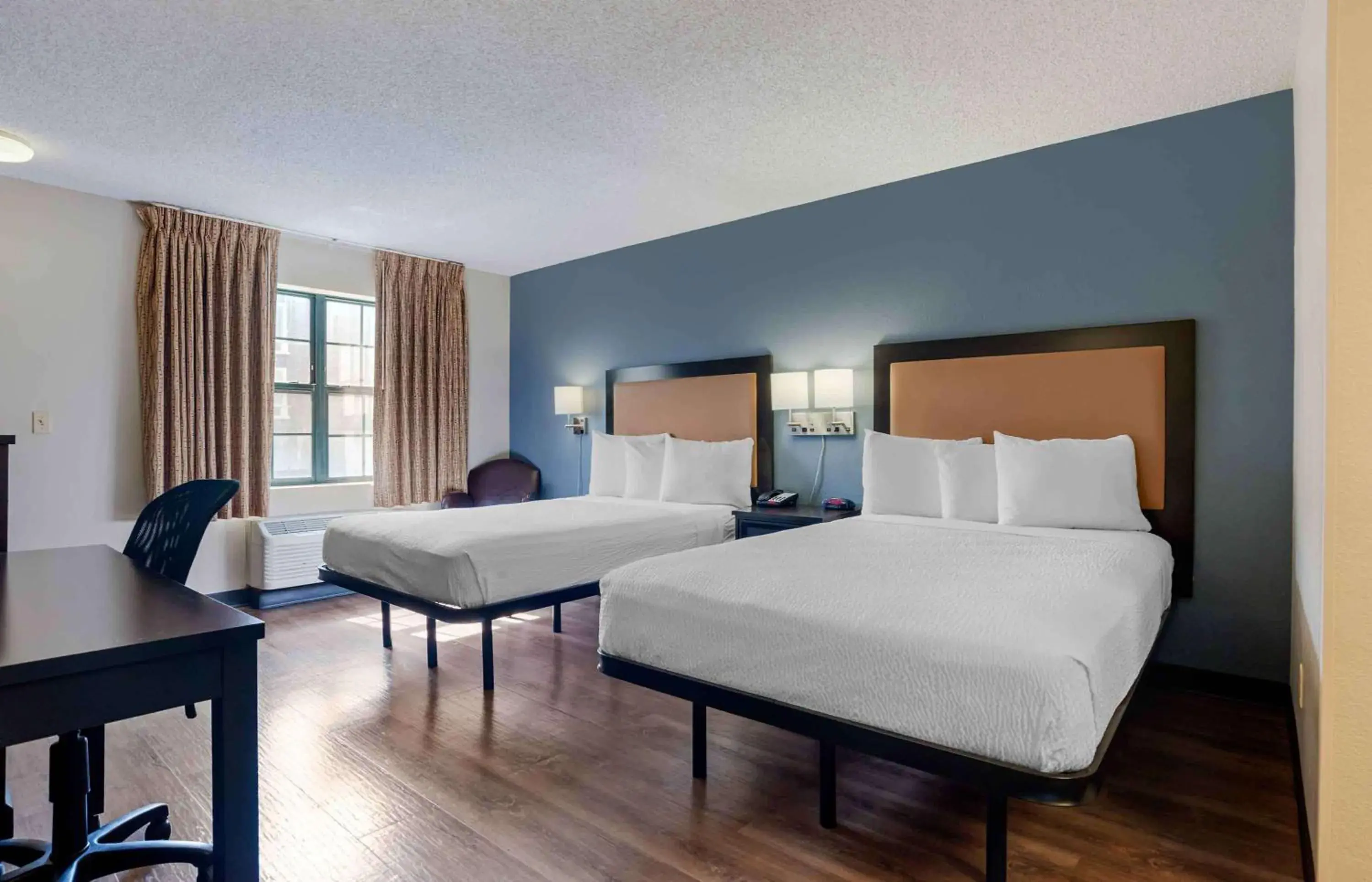 Bedroom, Bed in Extended Stay America Suites - Los Angeles - Torrance Blvd Bedroom, Bed in Extended Stay America Suites - Los Angeles - Torrance Blvd