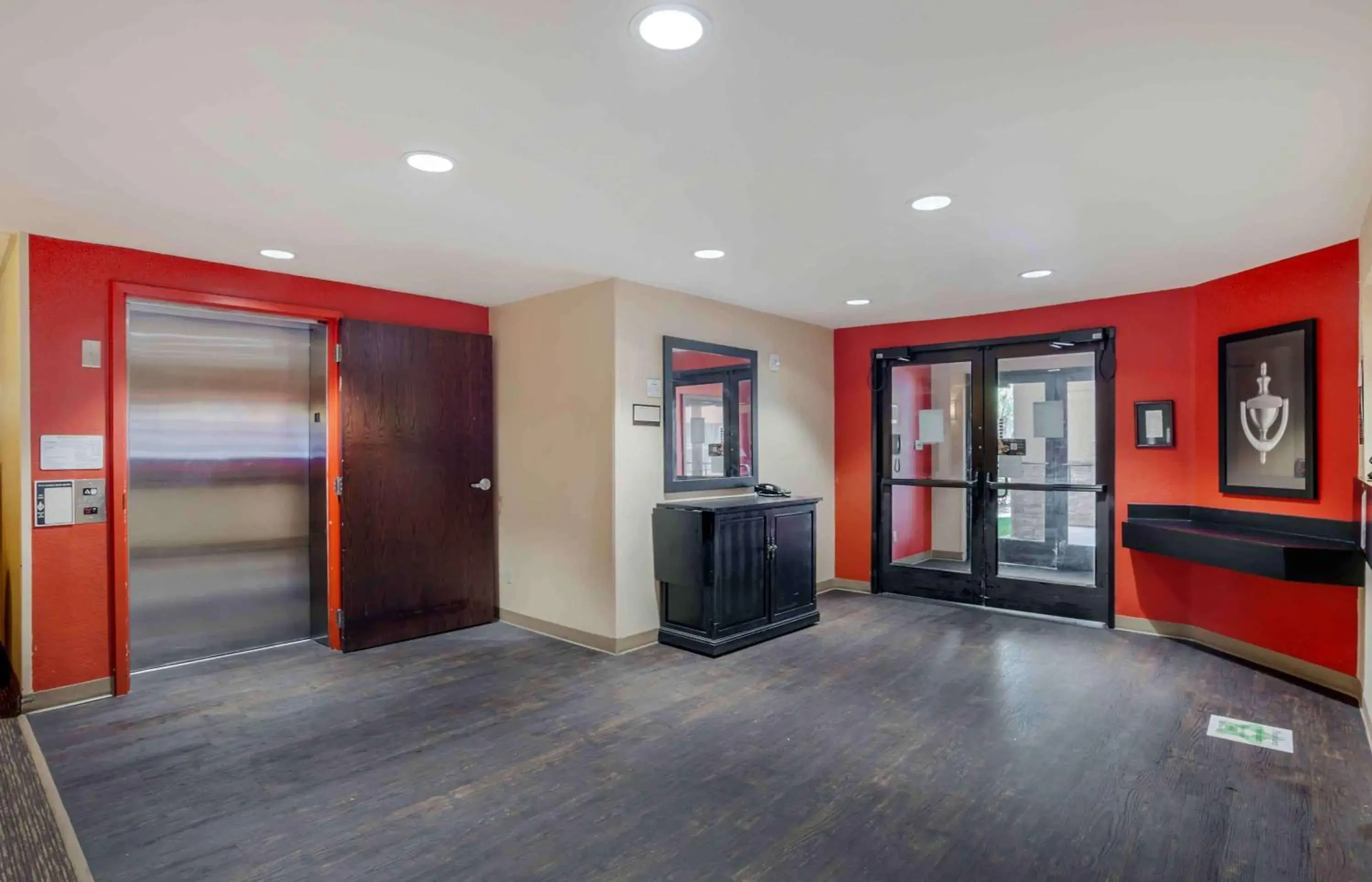 Lobby or reception in Extended Stay America Suites - Los Angeles - Torrance Blvd Lobby or reception in Extended Stay America Suites - Los Angeles - Torrance Blvd