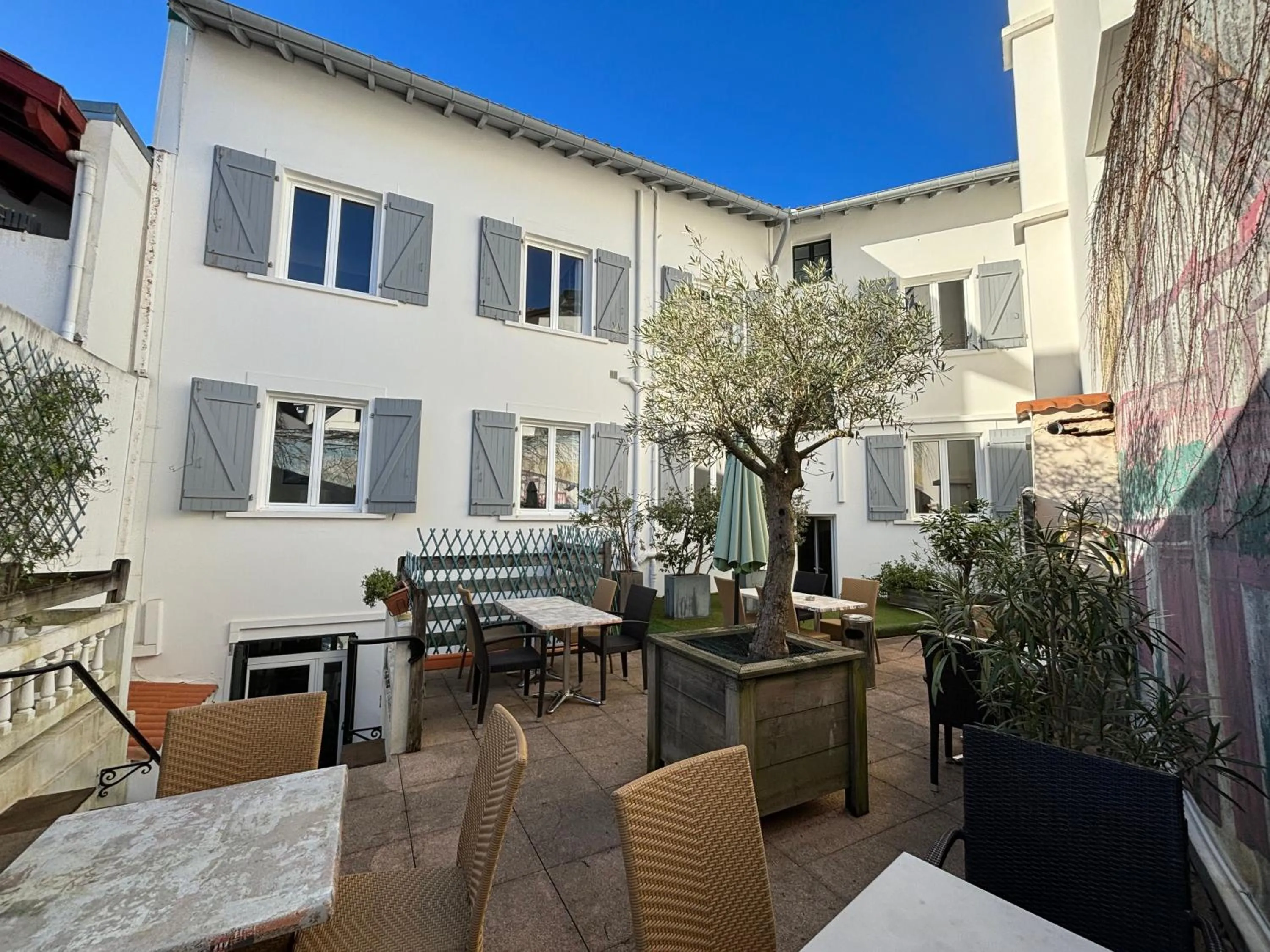 Patio in Mosaik hotel