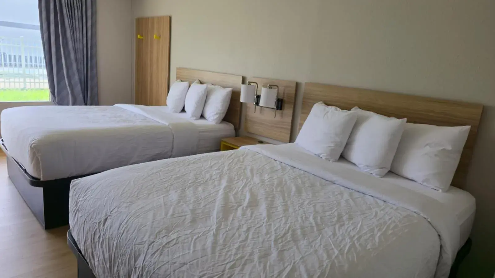 Bed in Days Inn by Wyndham Paducah I-24 Exit 4 Bed in Days Inn by Wyndham Paducah I-24 Exit 4