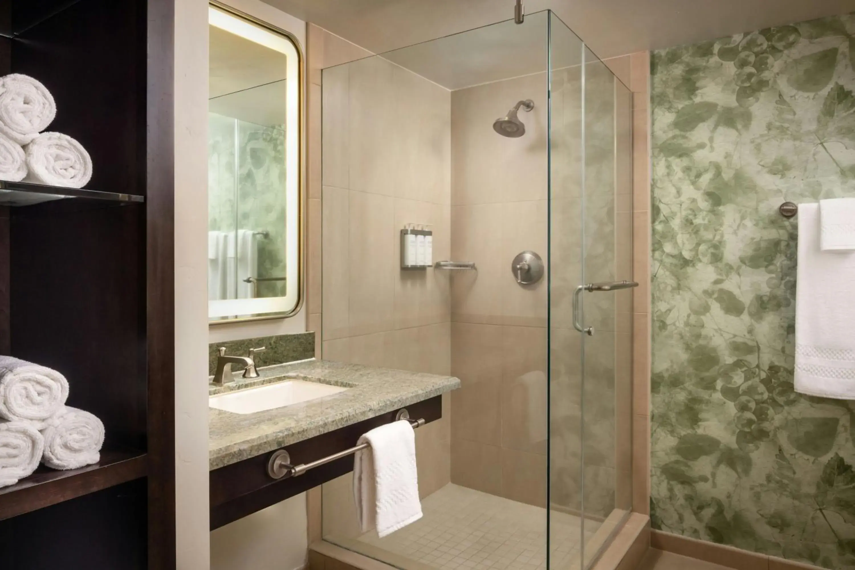 Standard King Room with Sofa Bed and City View - Hearing Accessible in Corque Hotel, Solvang, A Tribute Portfolio Hotel Standard King Room with Sofa Bed and City View - Hearing Accessible in Corque Hotel, Solvang, A Tribute Portfolio Hotel