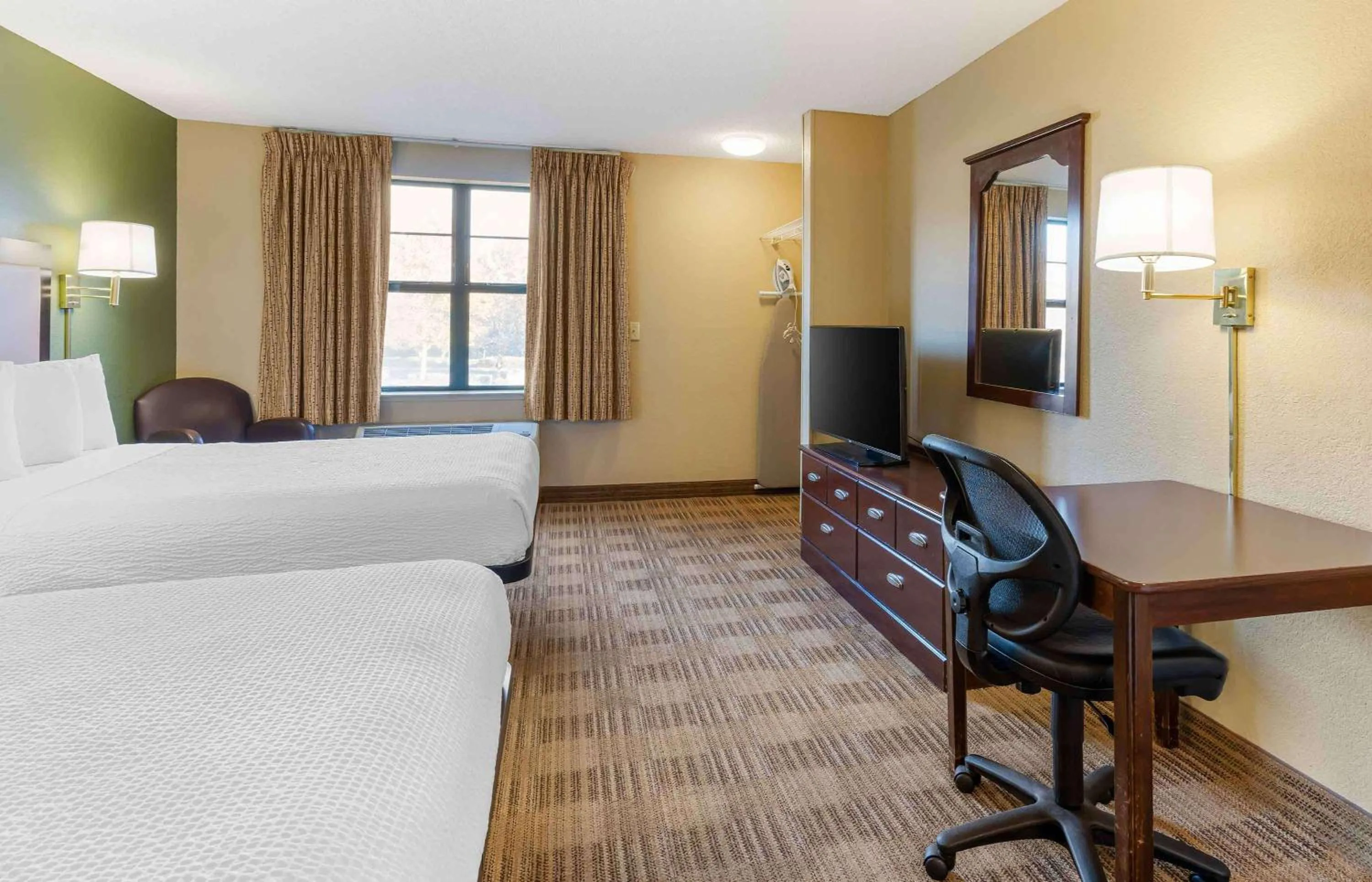 Bedroom, Bed in Extended Stay America Suites - Dublin - Hacienda Dr