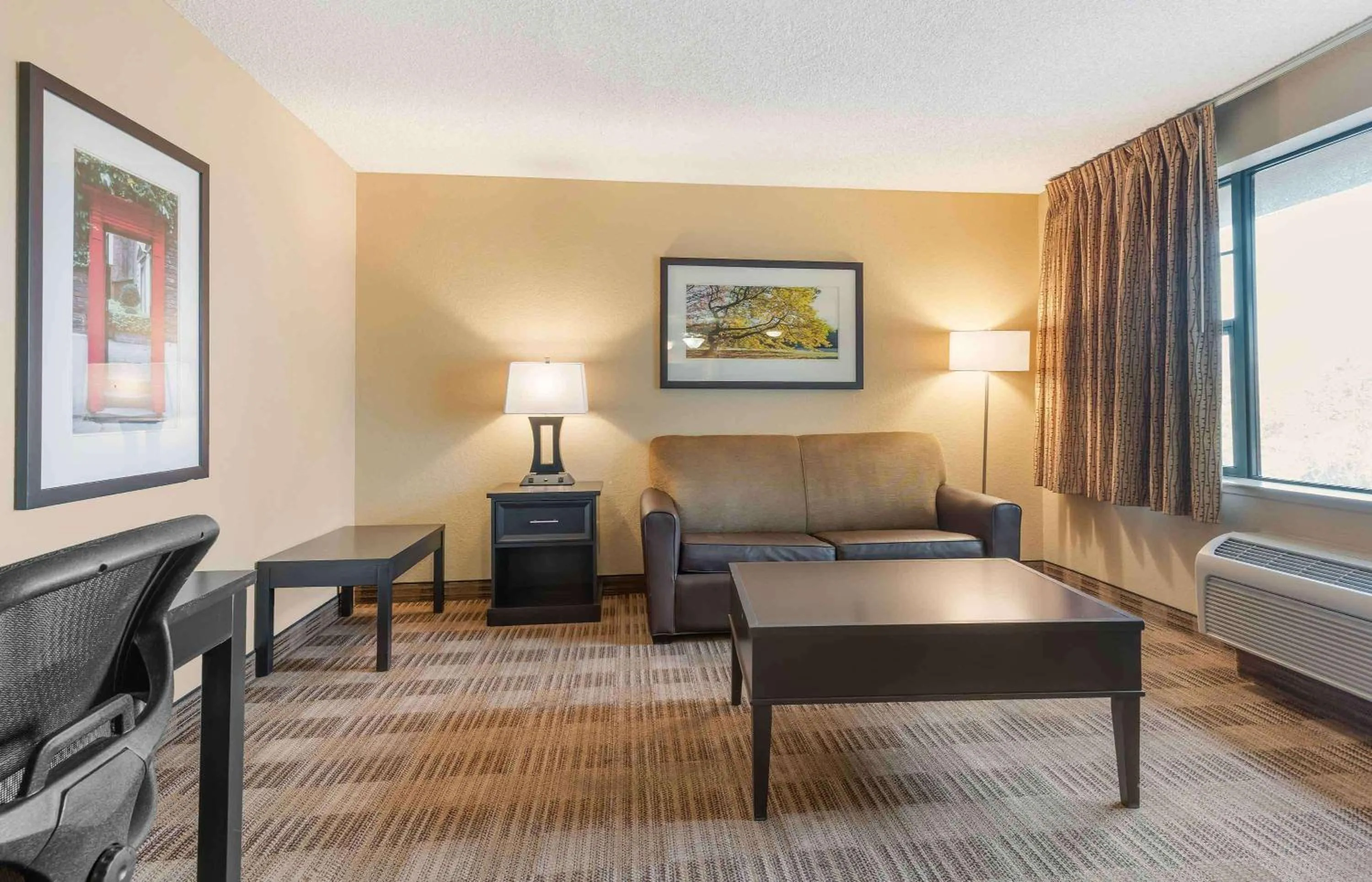 Bedroom, Bed in Extended Stay America Suites - Dublin - Hacienda Dr