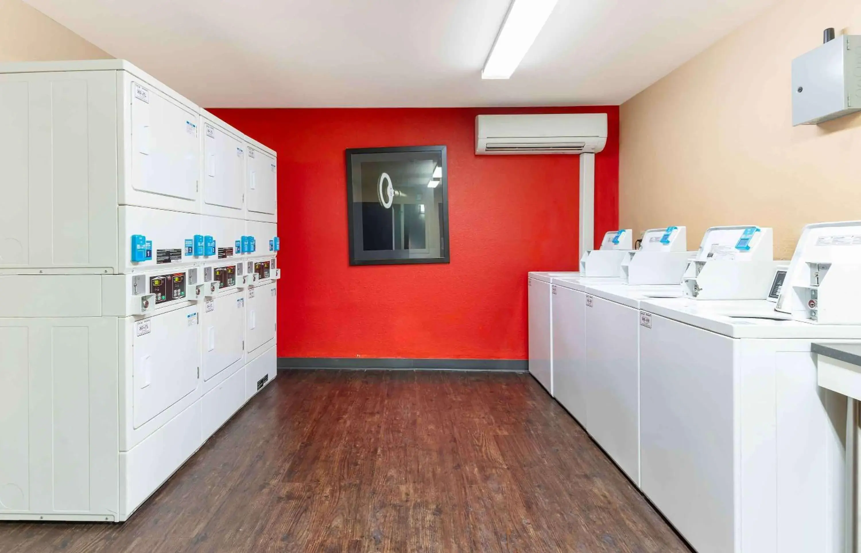 Property building in Extended Stay America Suites - Dublin - Hacienda Dr Property building in Extended Stay America Suites - Dublin - Hacienda Dr