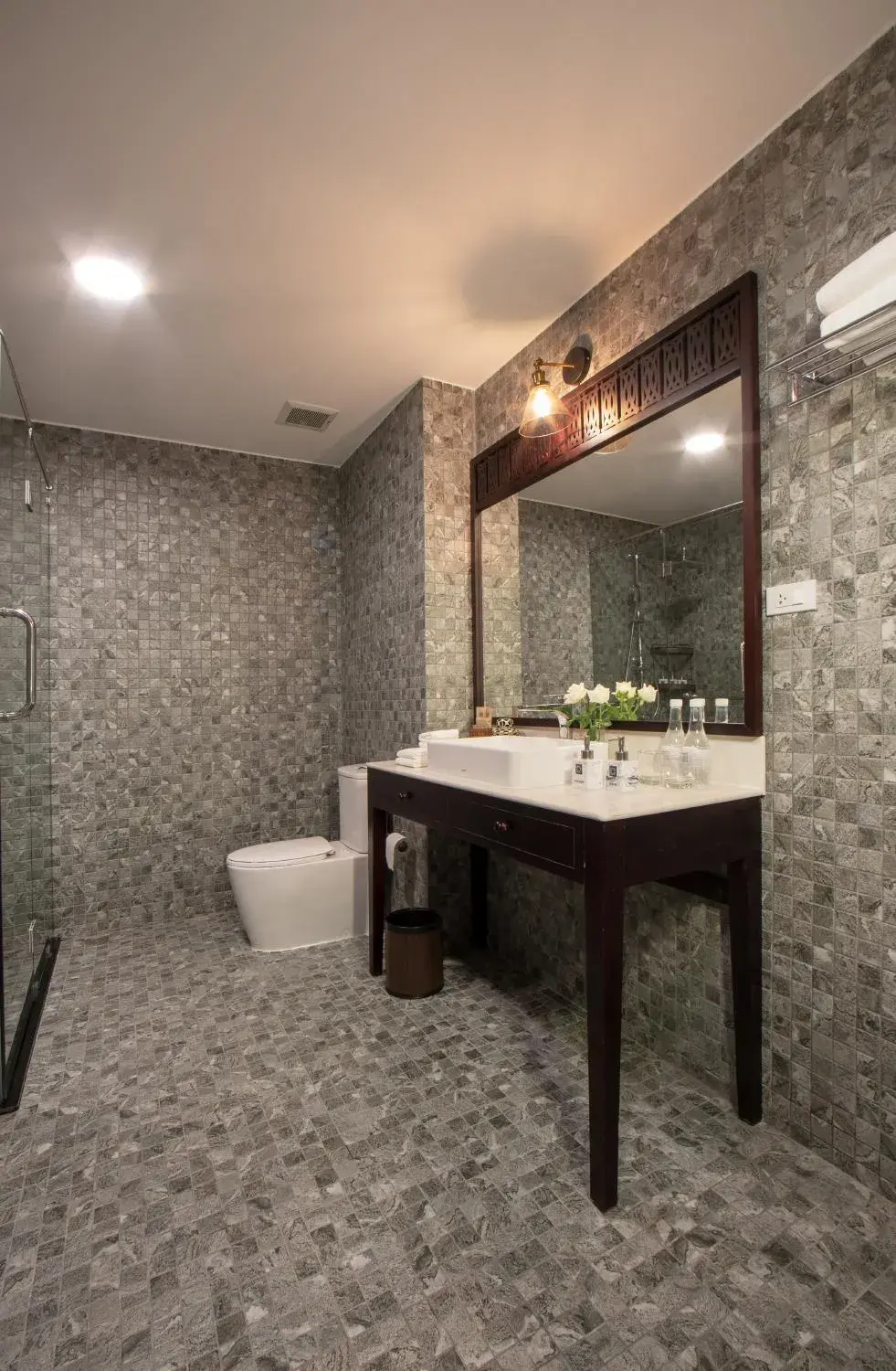 Bathroom in Souphattra Hotel Luang Prabang Bathroom in Souphattra Hotel Luang Prabang