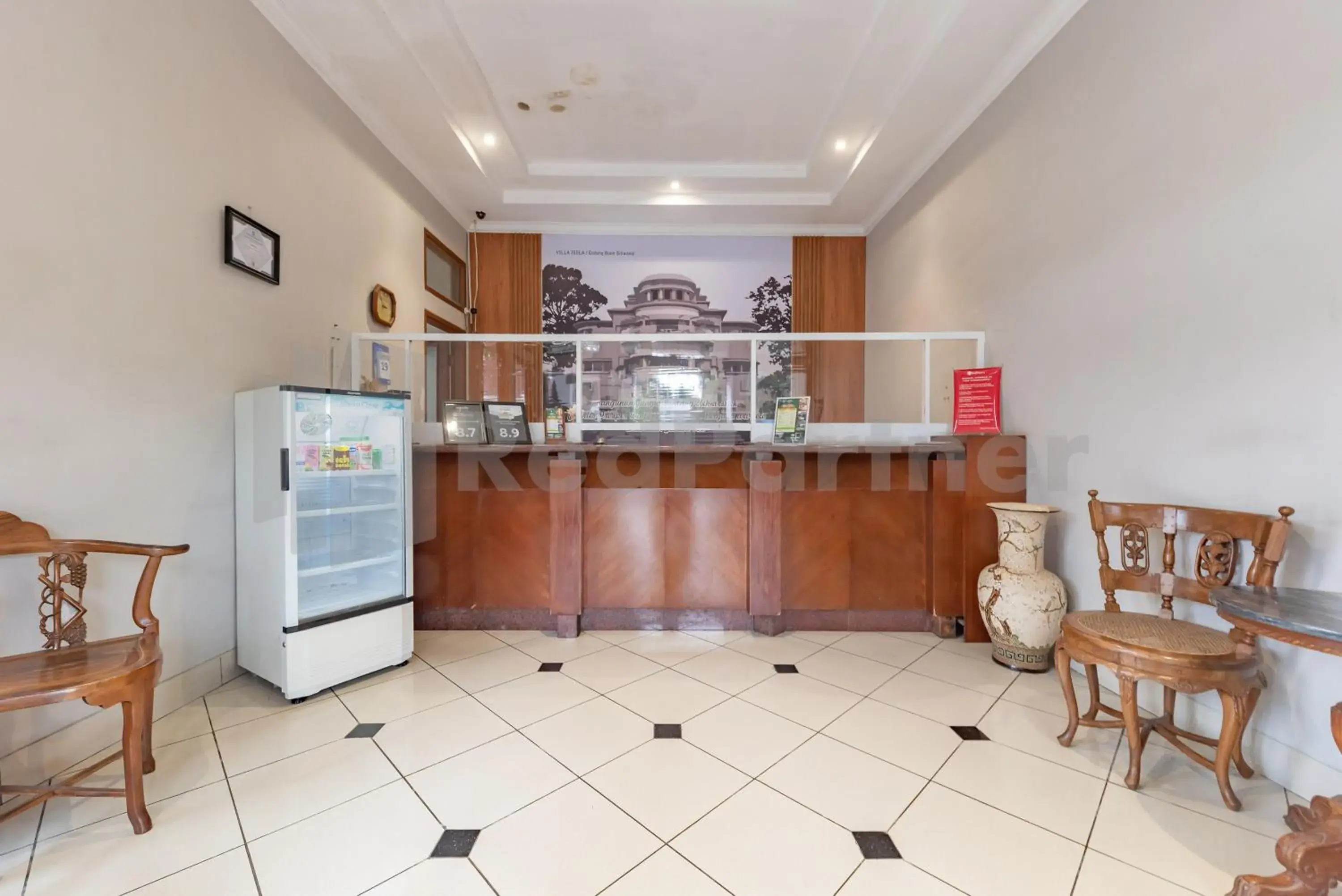 Lobby or reception in Yehezkiel Hotel Lembang Mitra RedDoorz Lobby or reception in Yehezkiel Hotel Lembang Mitra RedDoorz