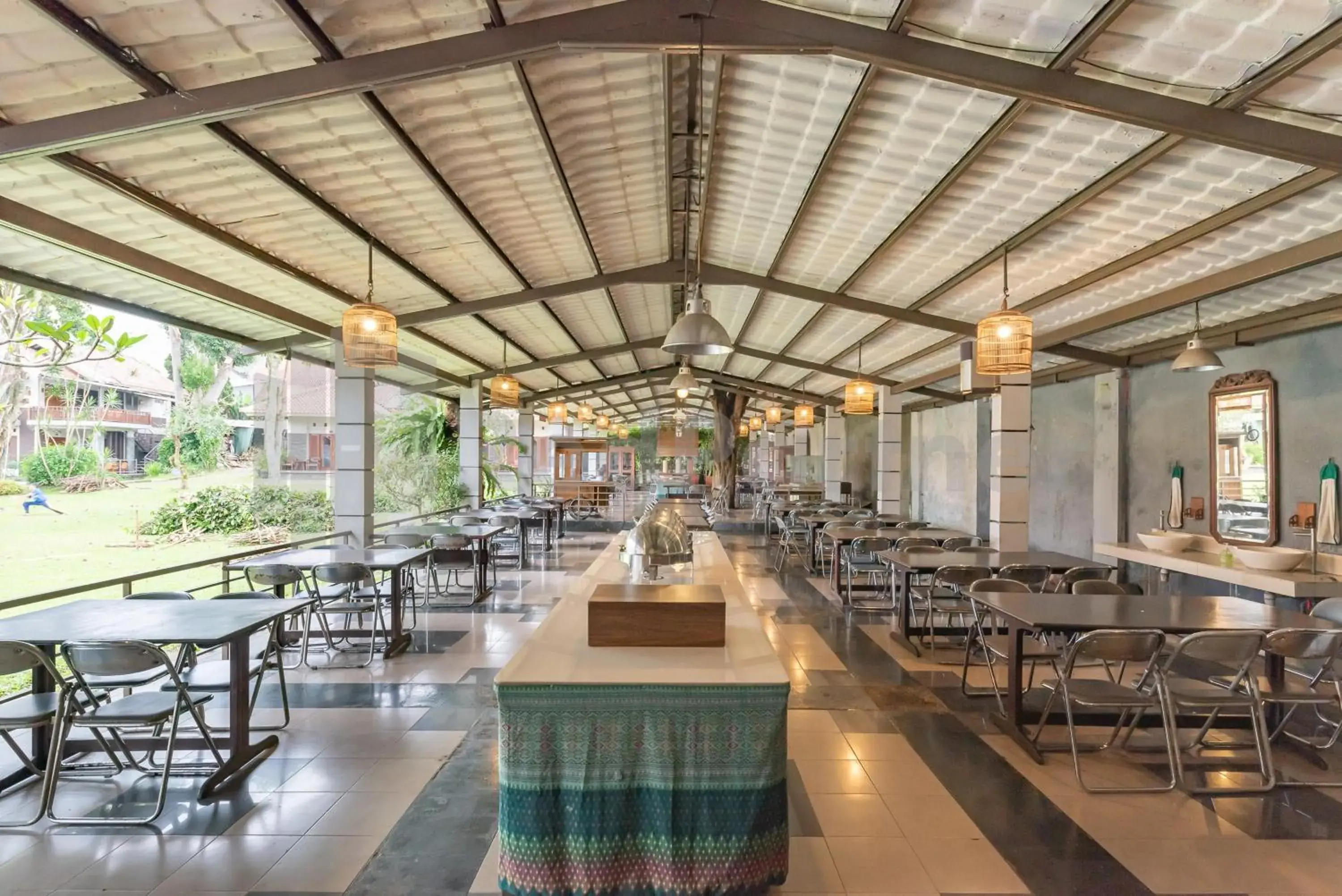 Restaurant/places to eat in Yehezkiel Hotel Lembang Mitra RedDoorz Restaurant/places to eat in Yehezkiel Hotel Lembang Mitra RedDoorz