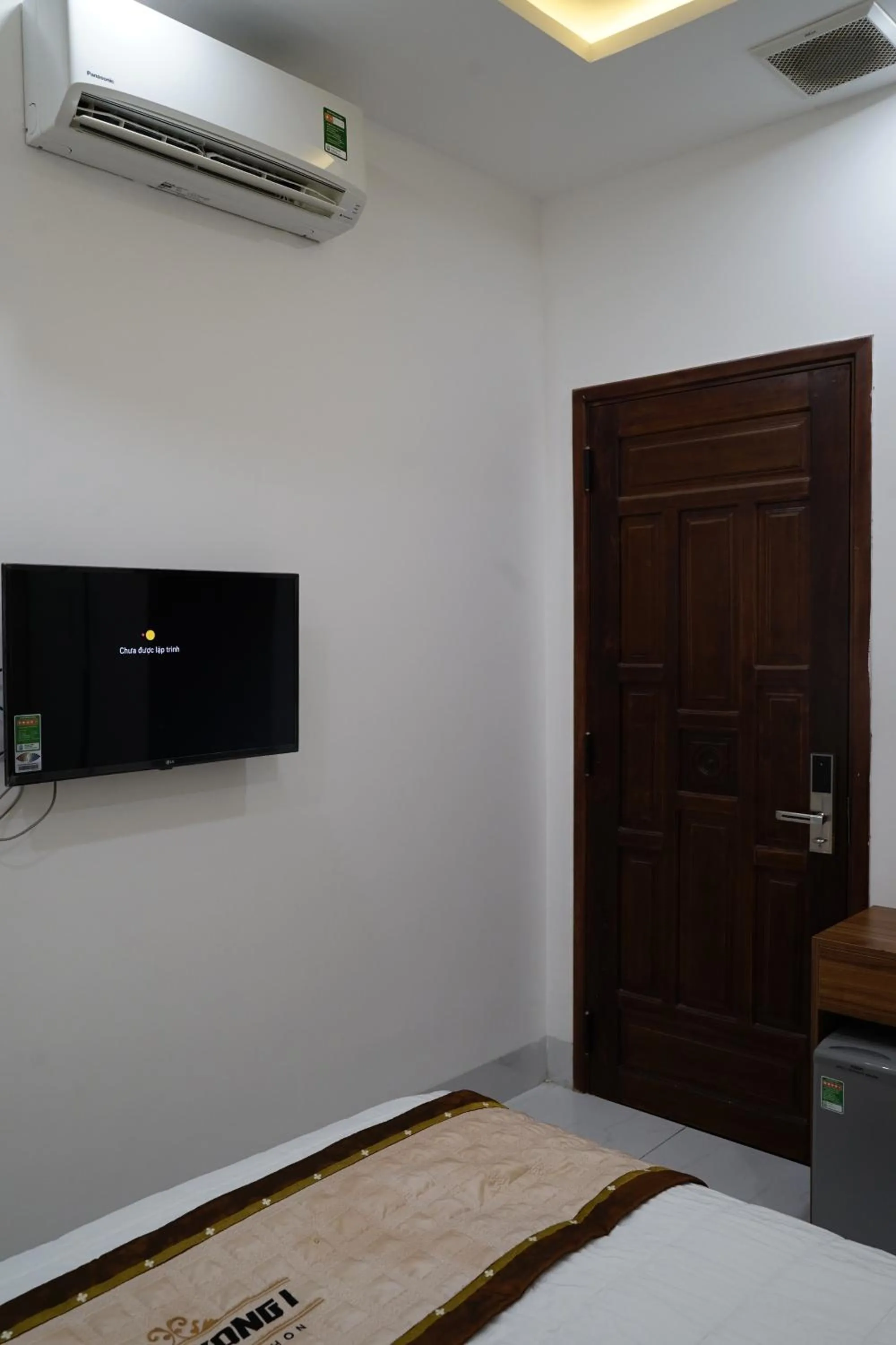 TV and multimedia in HongKong1 Hotel Quy Nhon