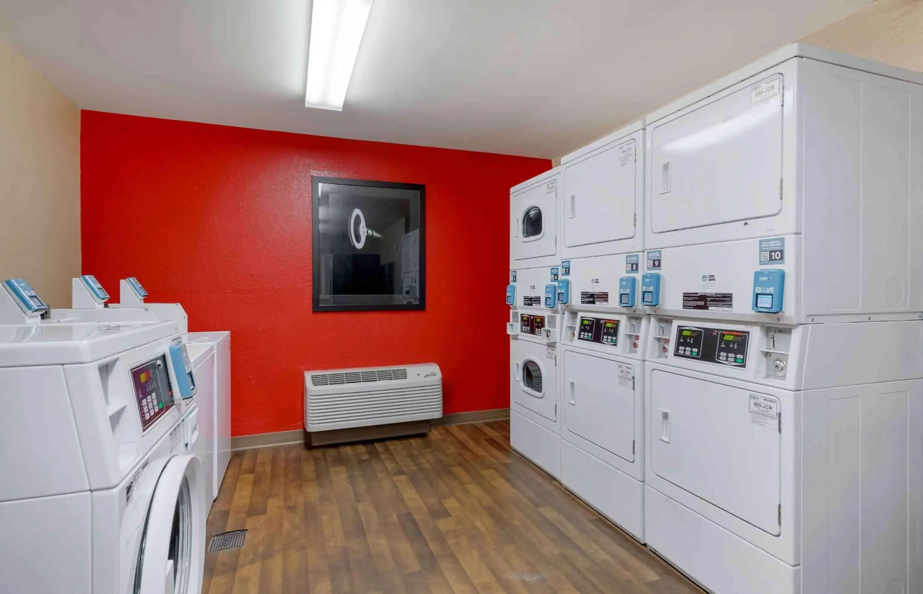 Property building in Extended Stay America Select Suites - Jacksonville - Lenoir Avenue East Property building in Extended Stay America Select Suites - Jacksonville - Lenoir Avenue East