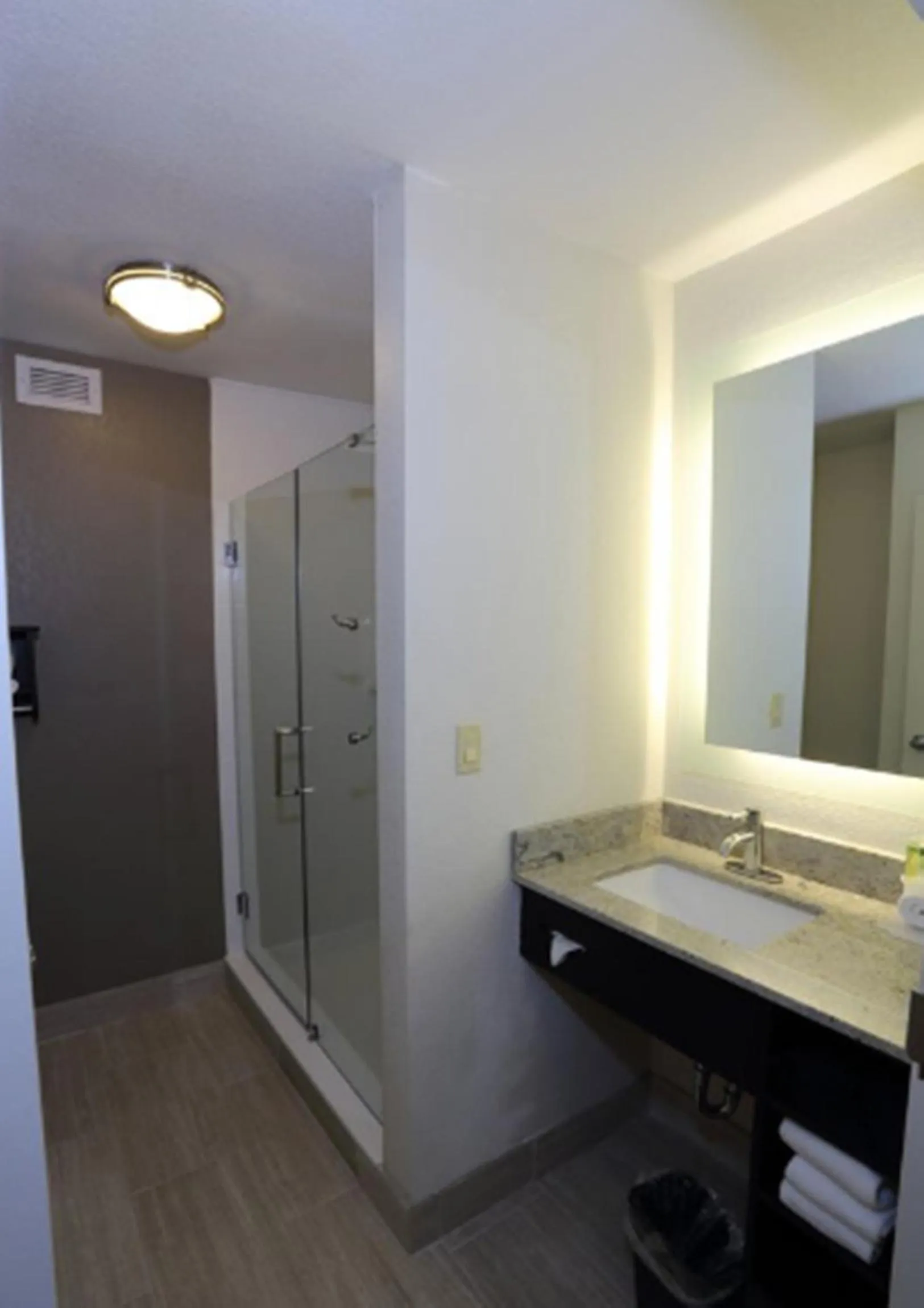 Bathroom in Holiday Inn Express Brentwood-South Cool Springs by IHG