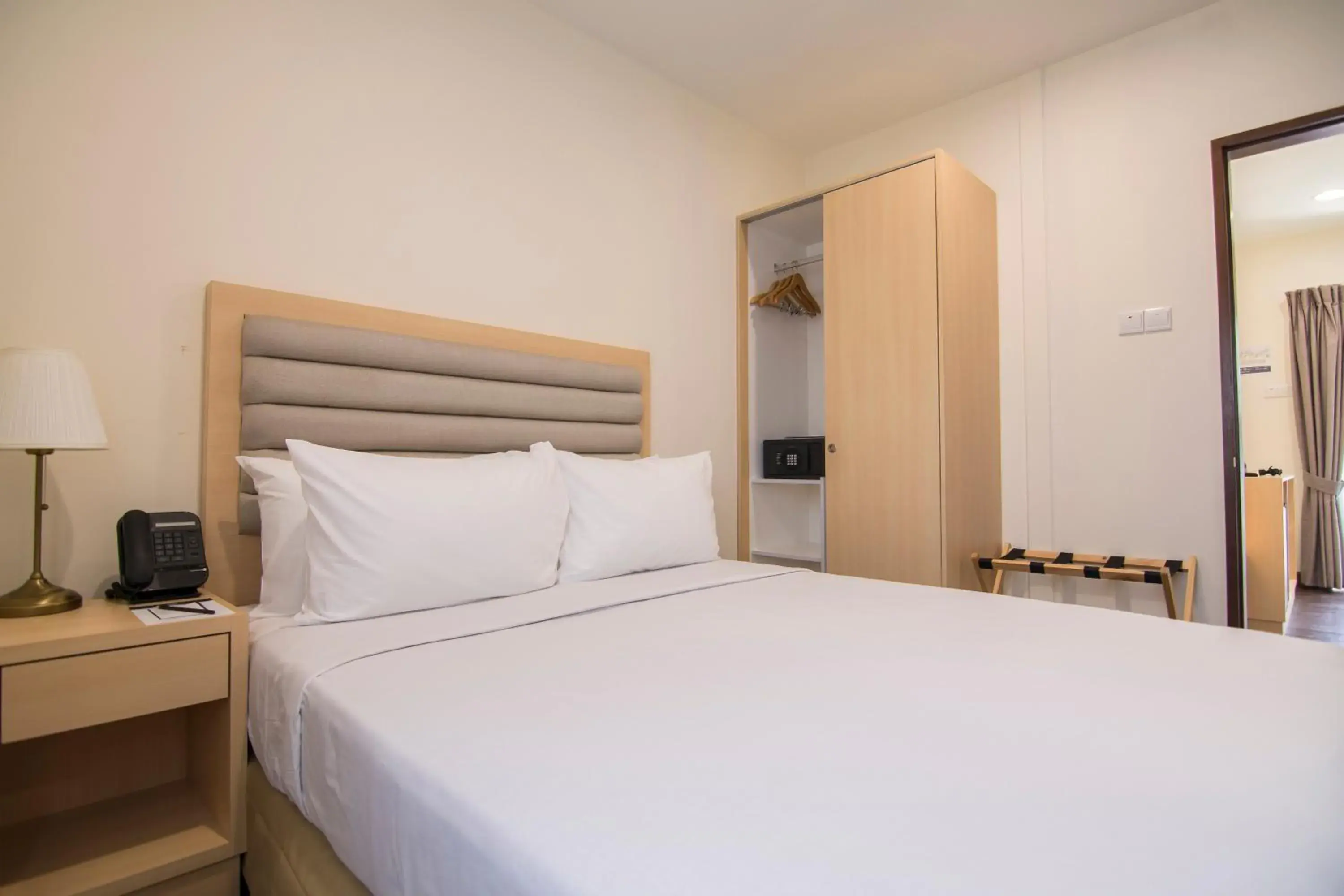 Bedroom, Bed in Royale Chulan Cherating Chalet Bedroom, Bed in Royale Chulan Cherating Chalet